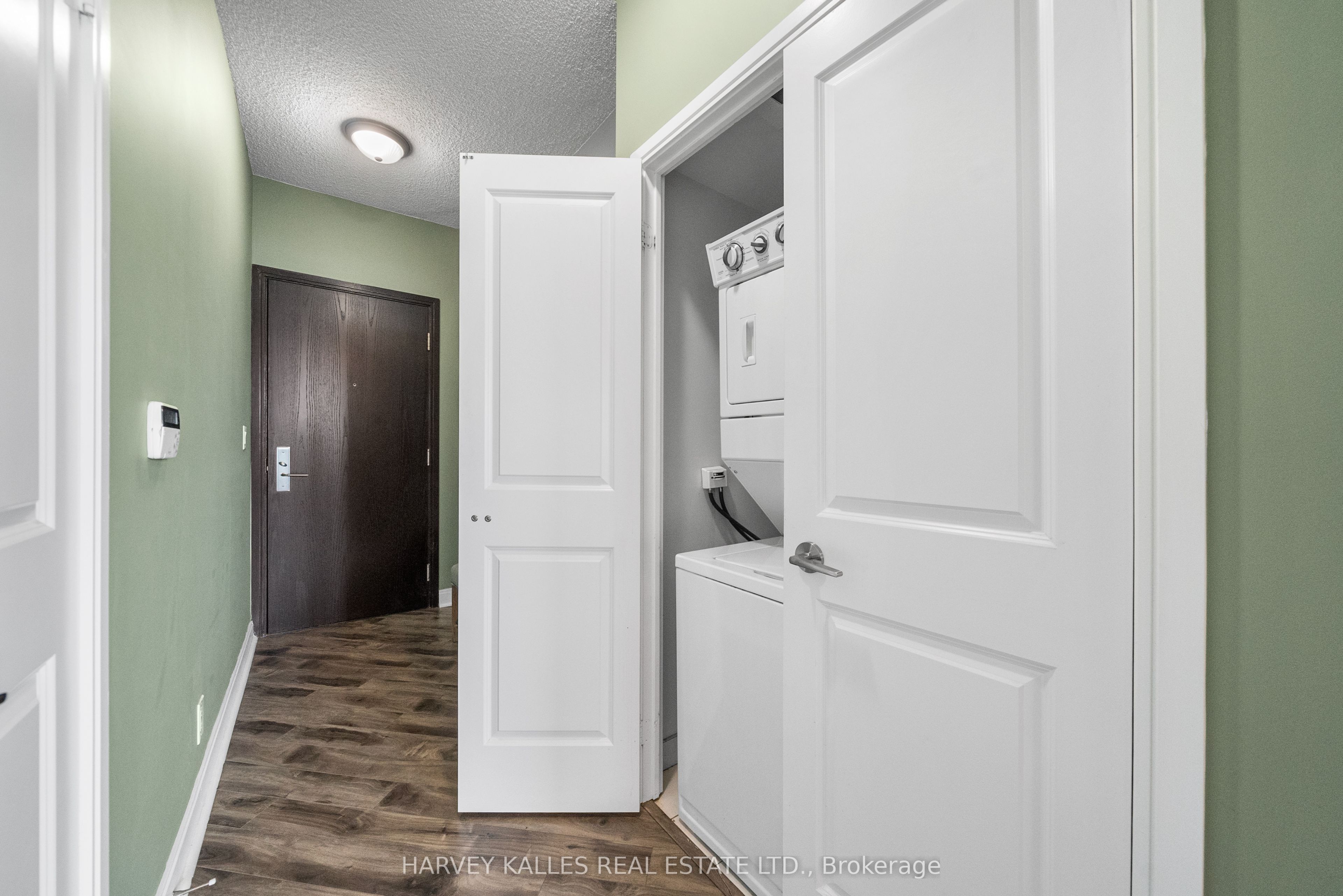 80 Absolute Avenue 503 Property Photo 7