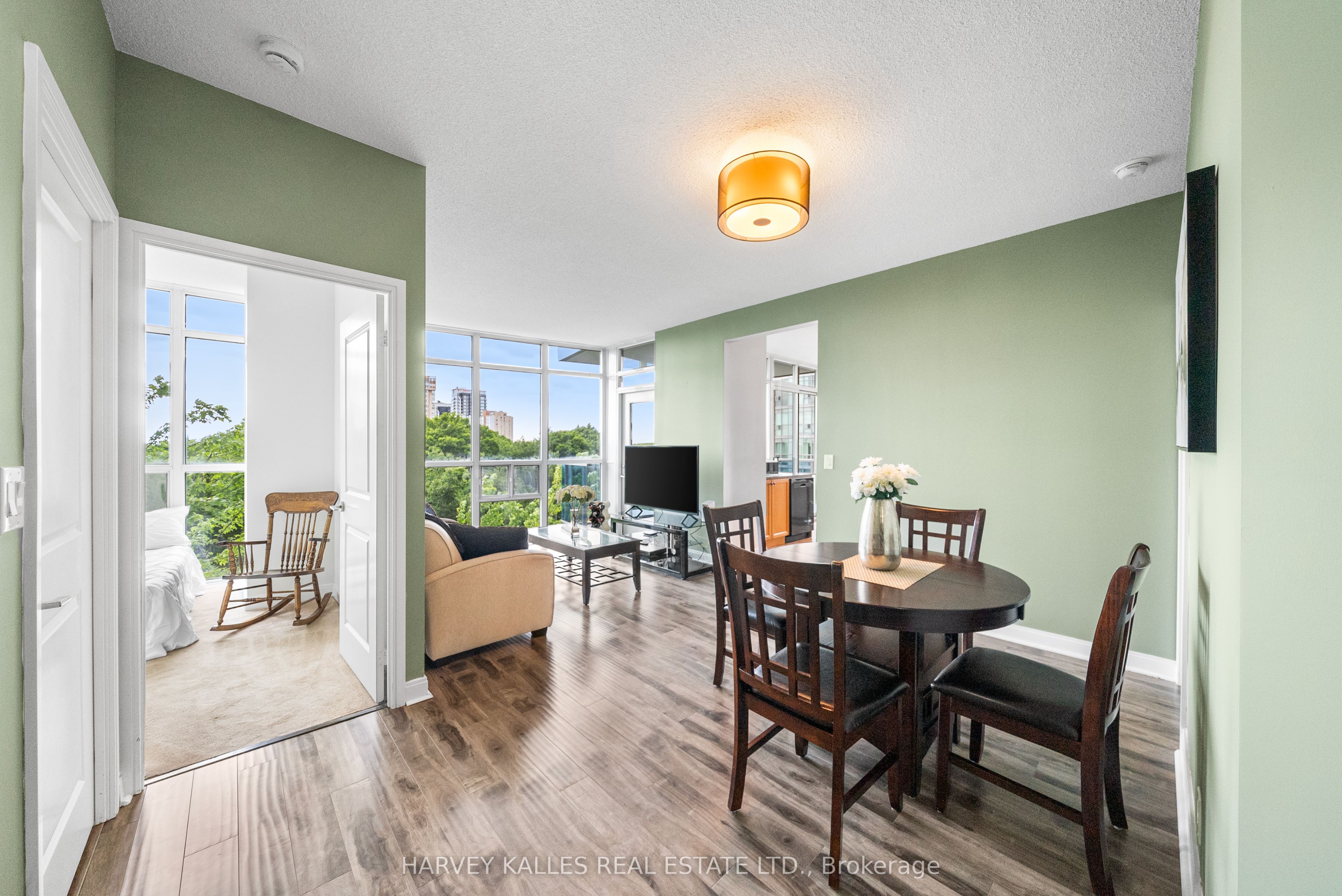 80 Absolute Avenue 503 Property Photo 8