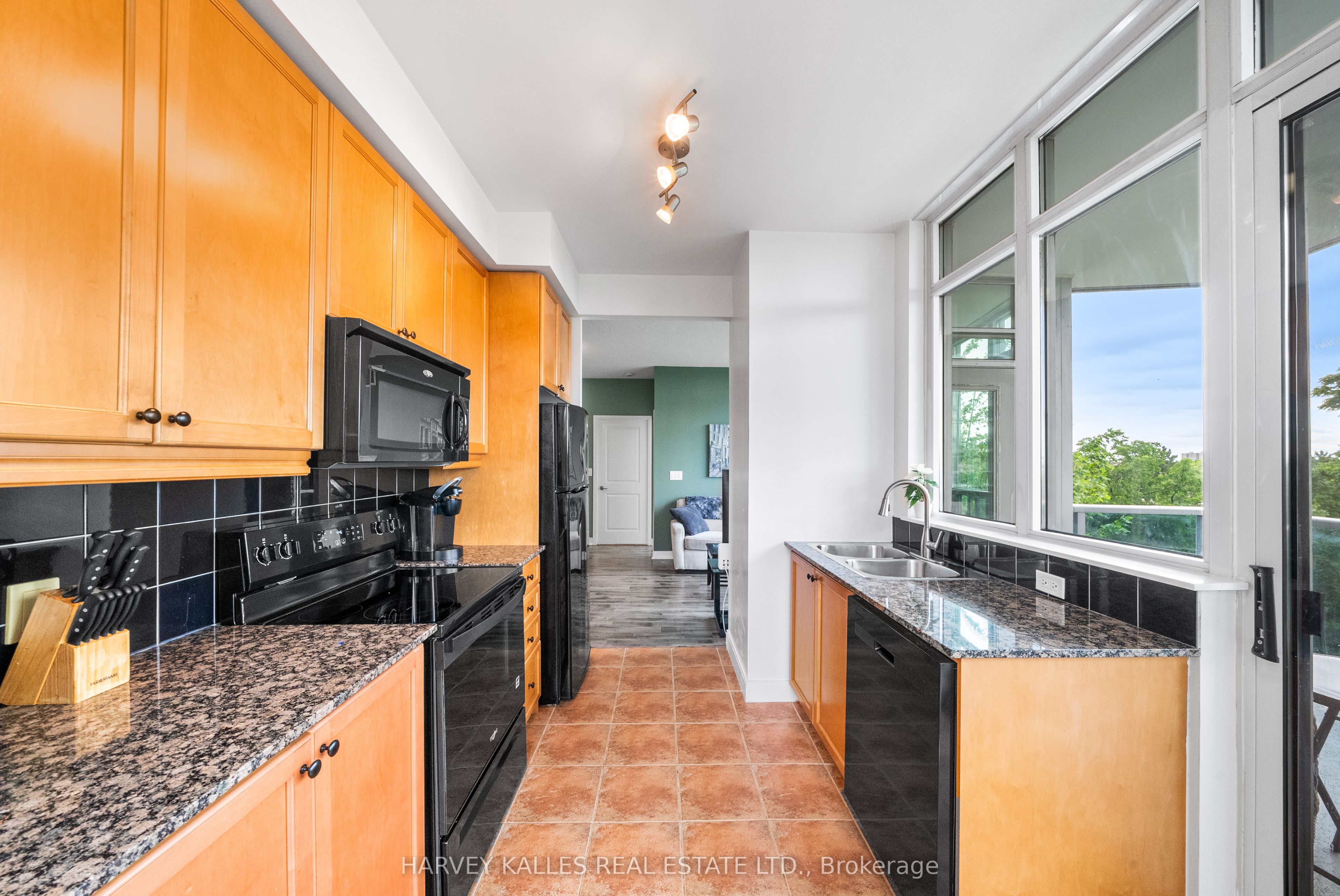 80 Absolute Avenue 503 Property Photo 15