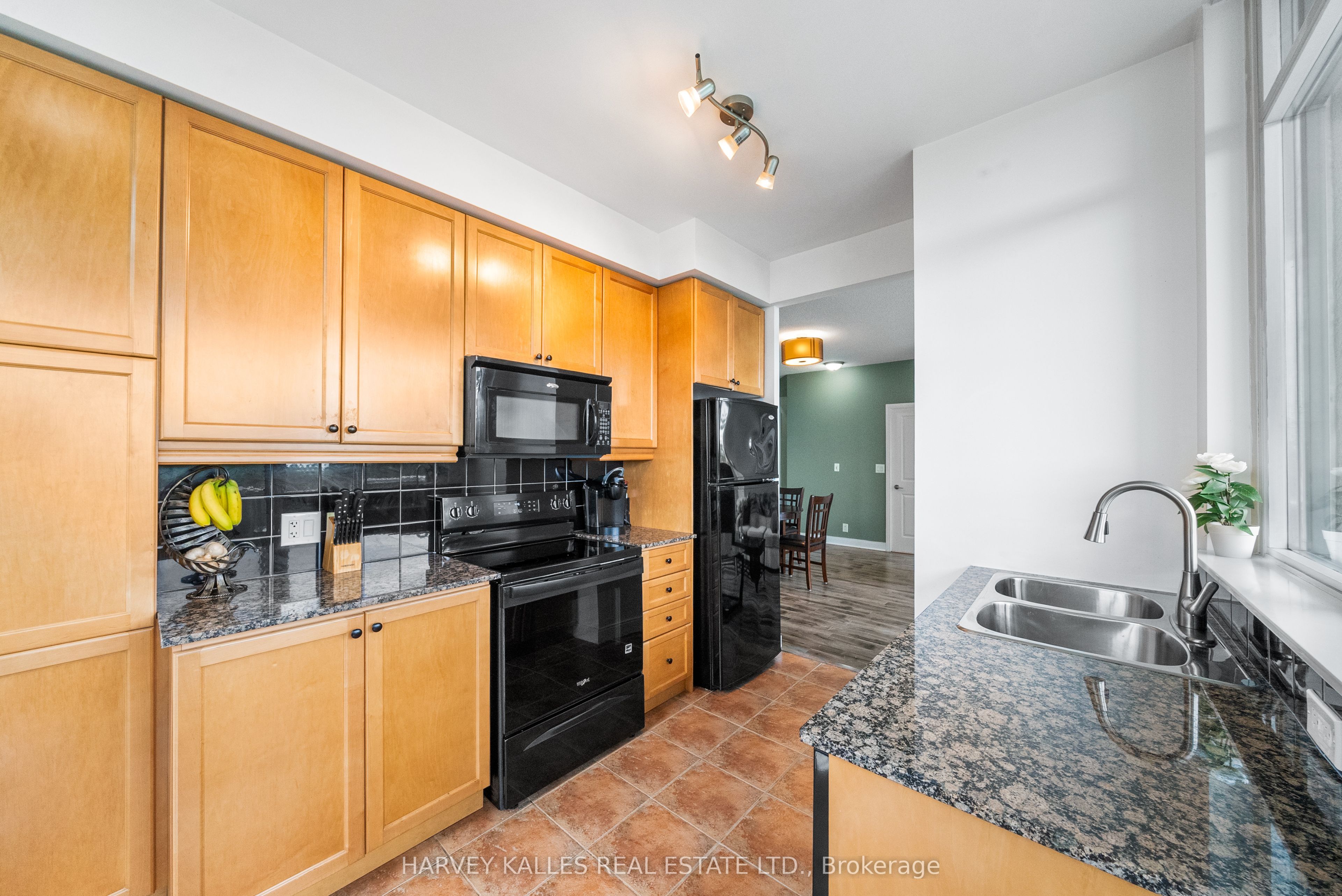 80 Absolute Avenue 503 Property Photo 16