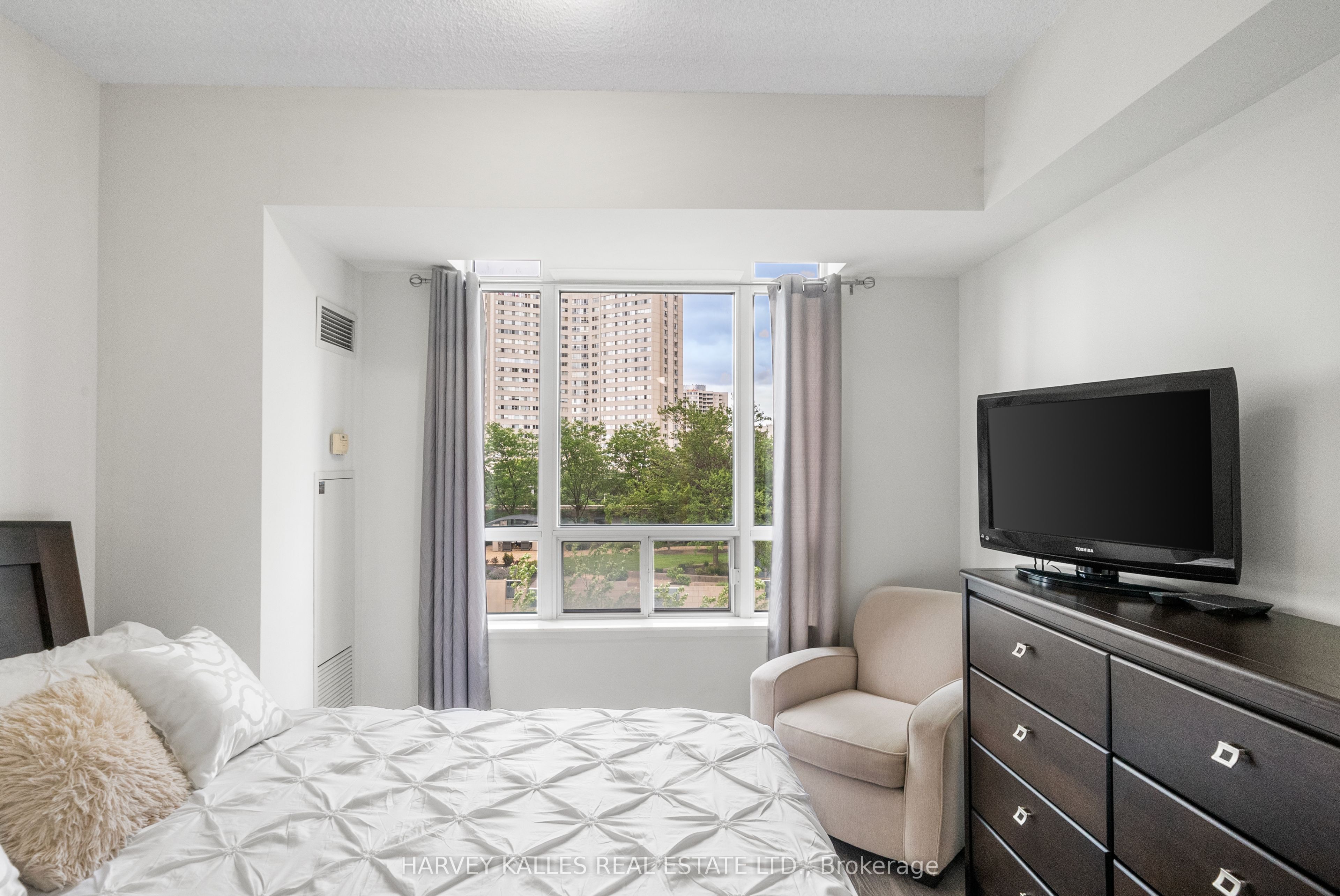 80 Absolute Avenue 503 Property Photo 20