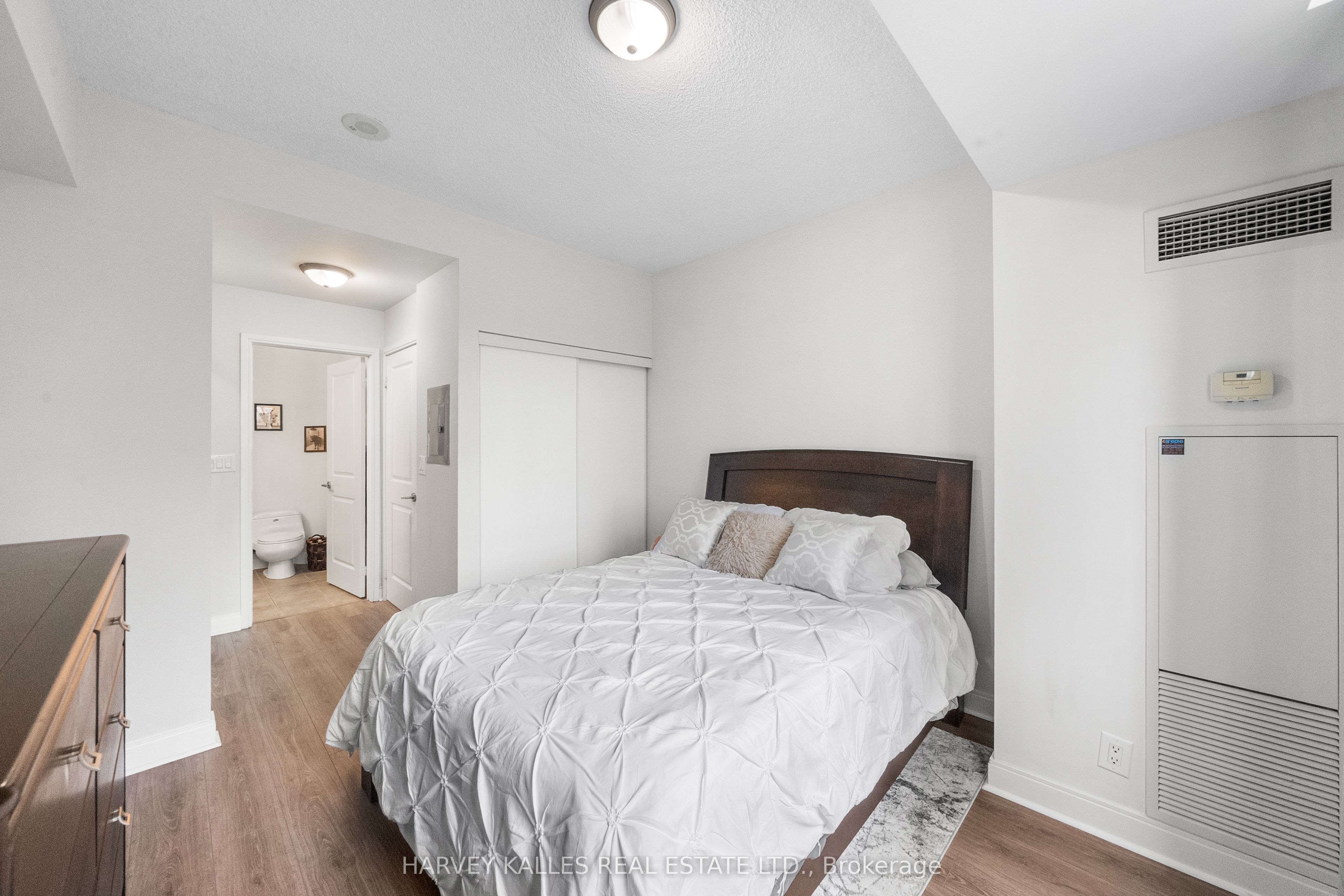 80 Absolute Avenue 503 Property Photo 21