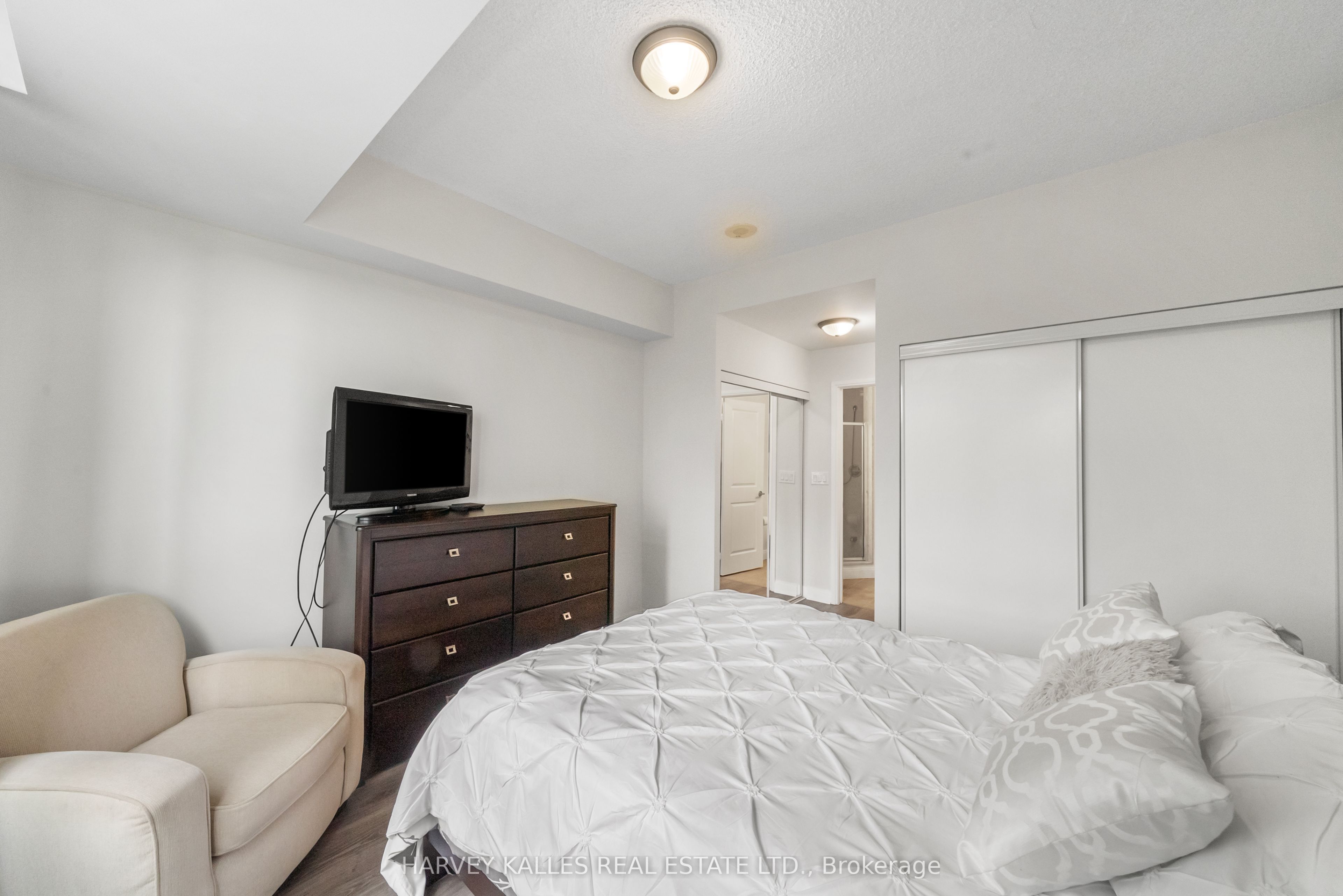 80 Absolute Avenue 503 Property Photo 22