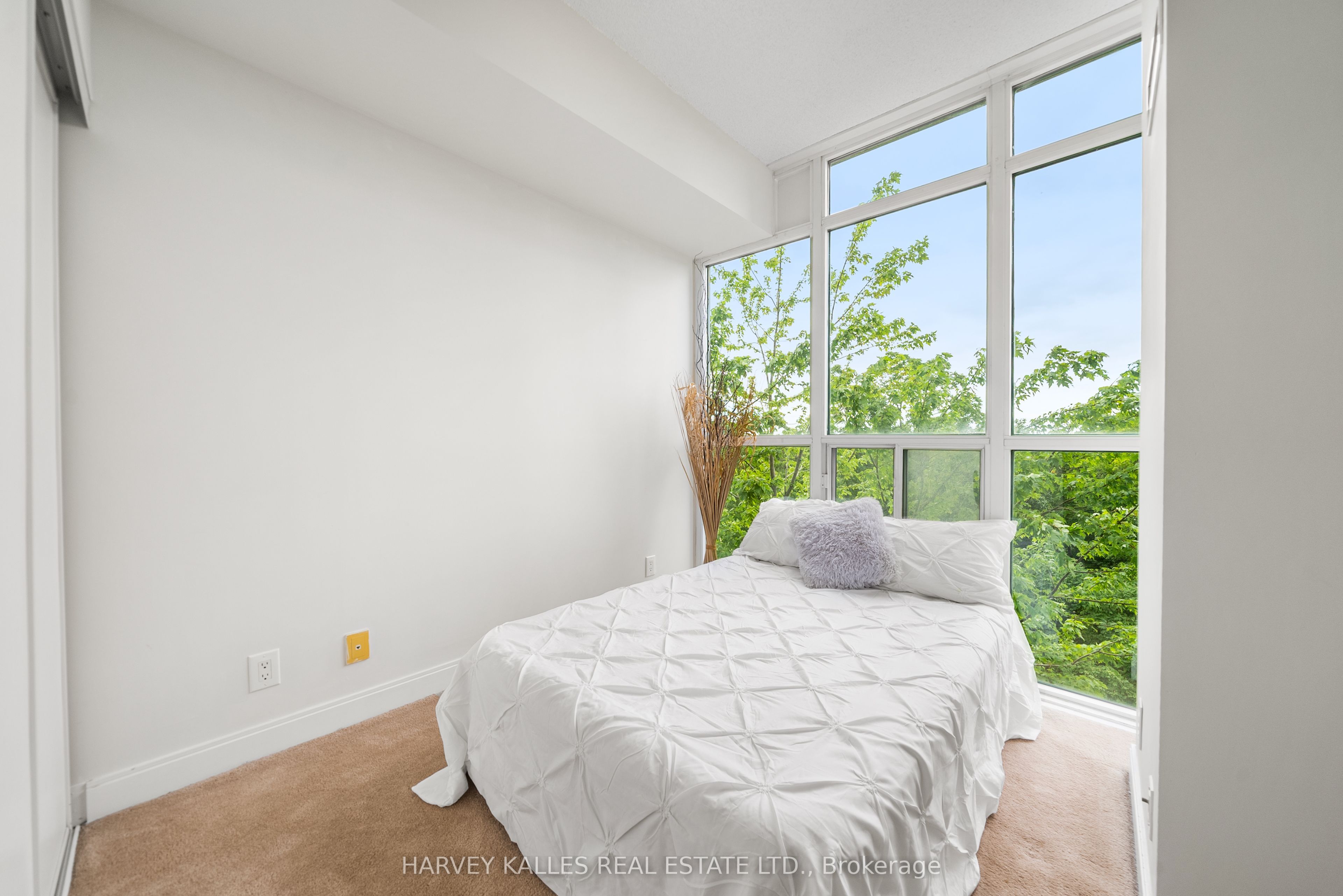 80 Absolute Avenue 503 Property Photo 25