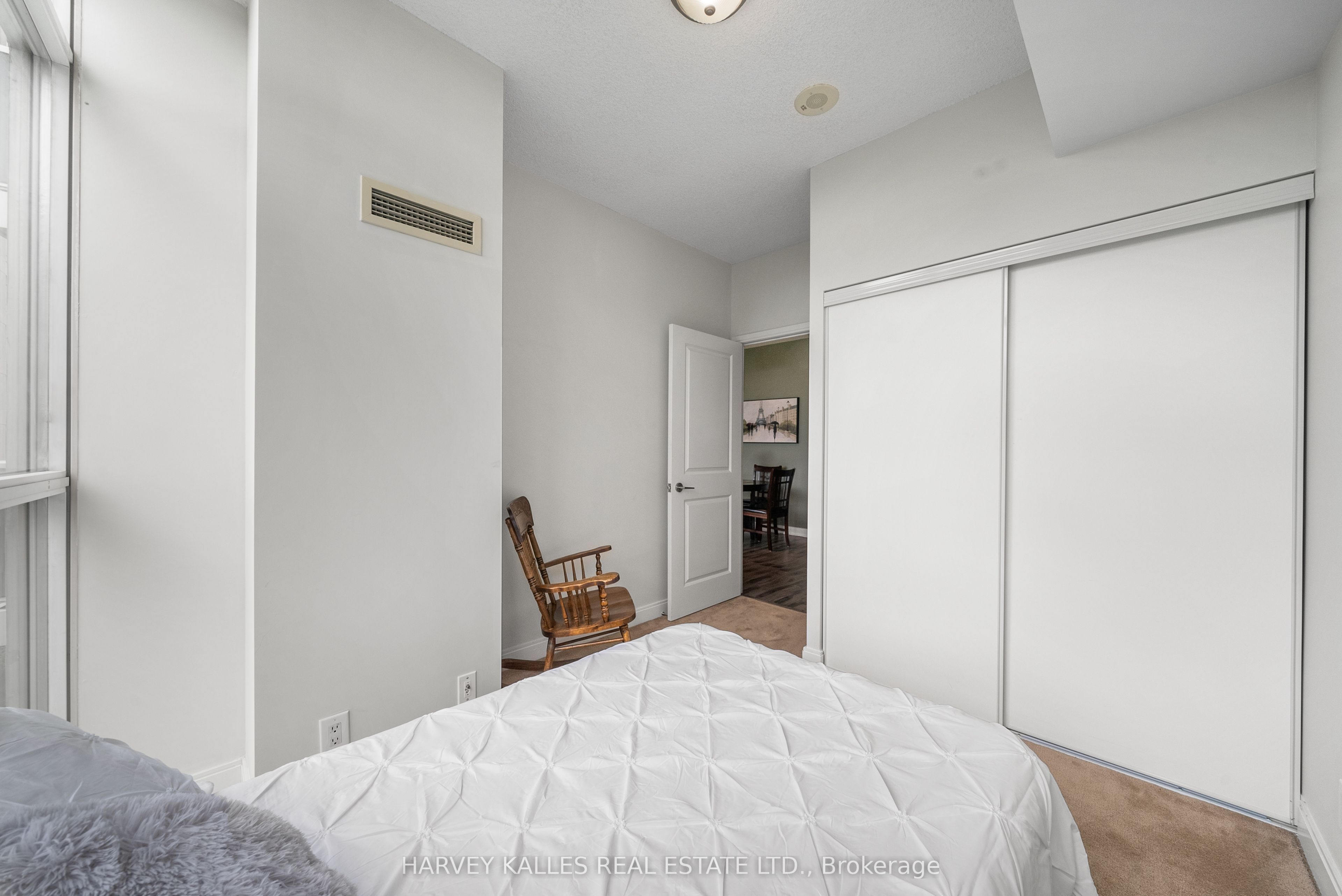 80 Absolute Avenue 503 Property Photo 26