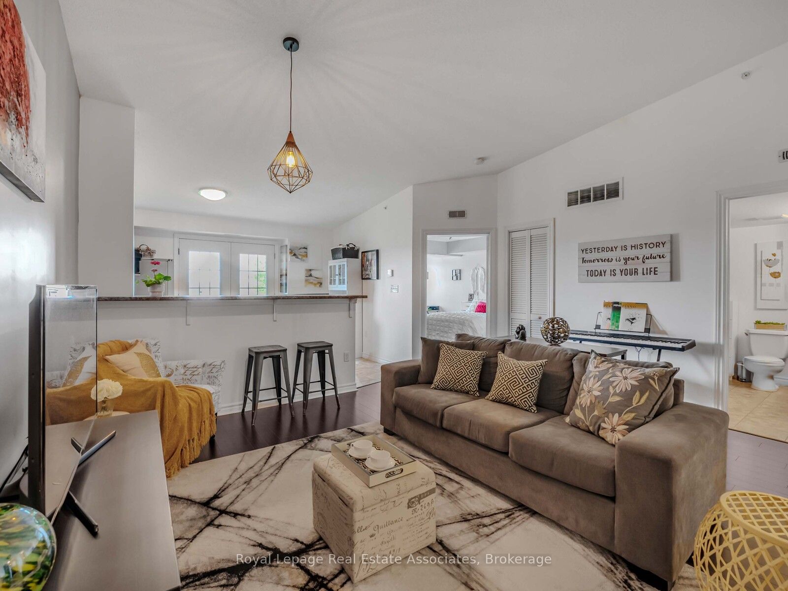 1390 Main Street E 405