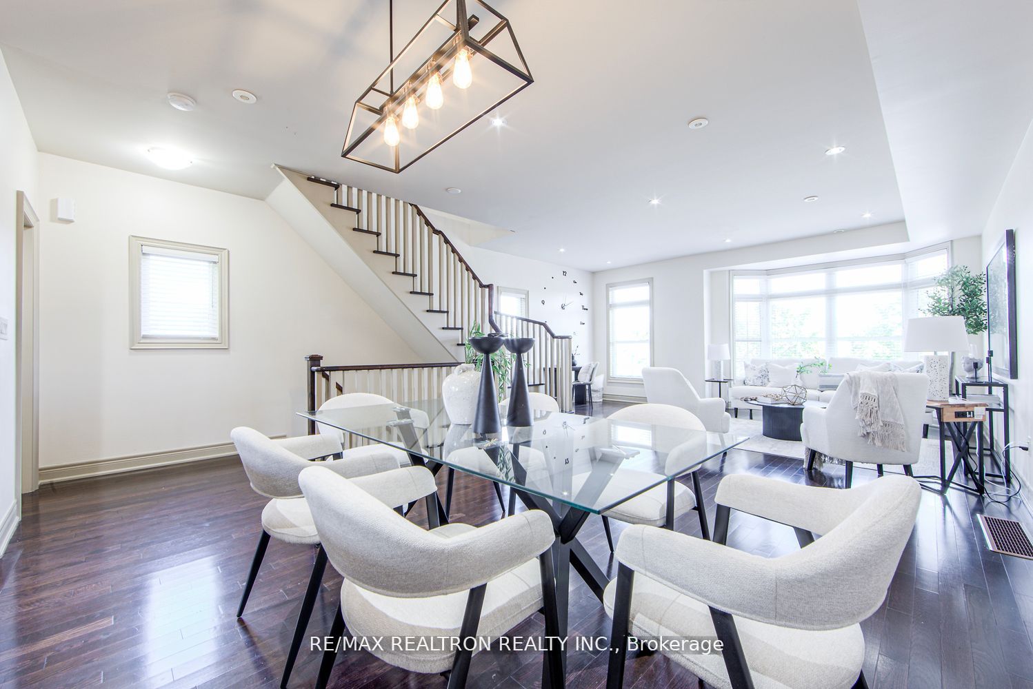 62 Monclova Road Property Photo 10