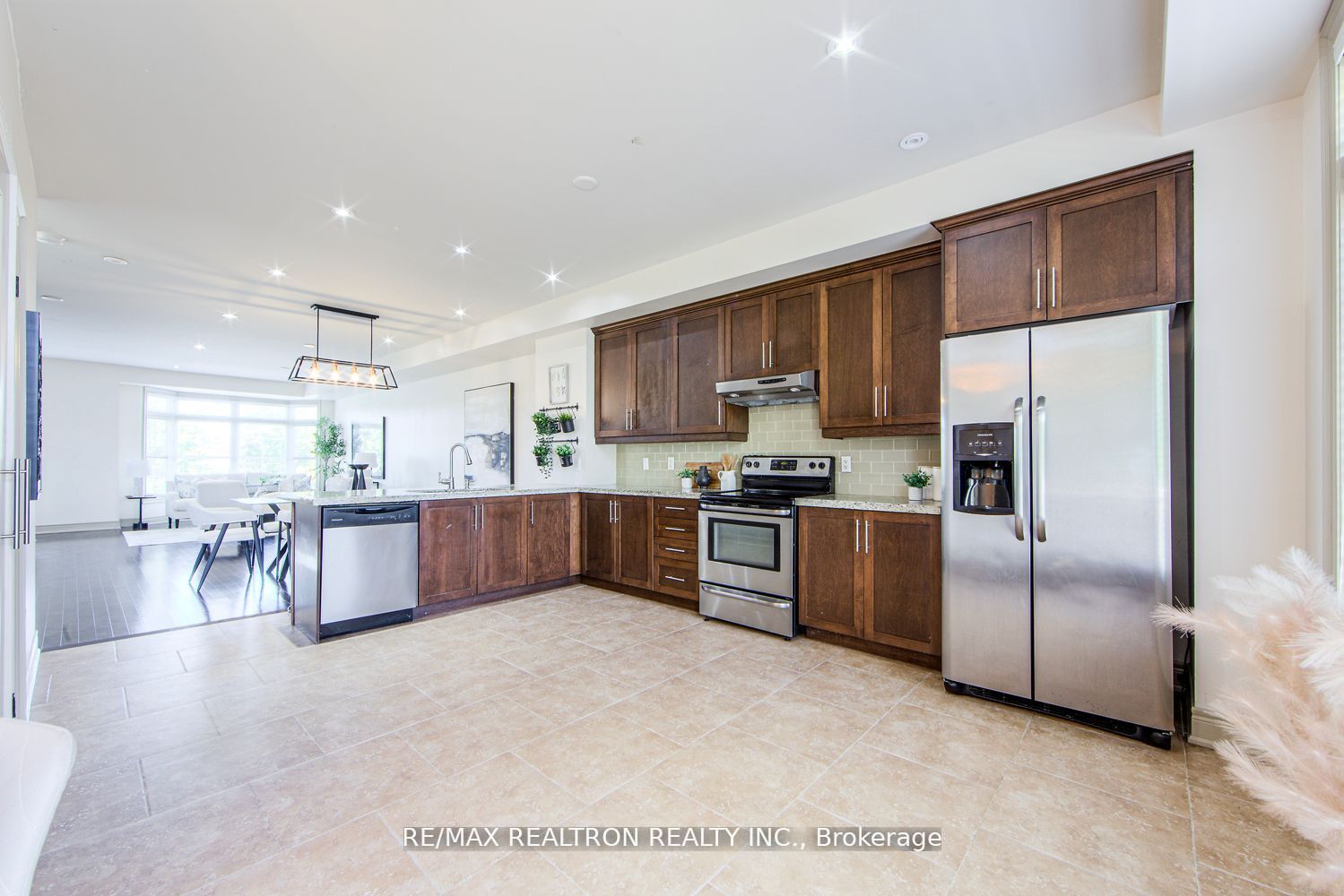 62 Monclova Road Property Photo 13