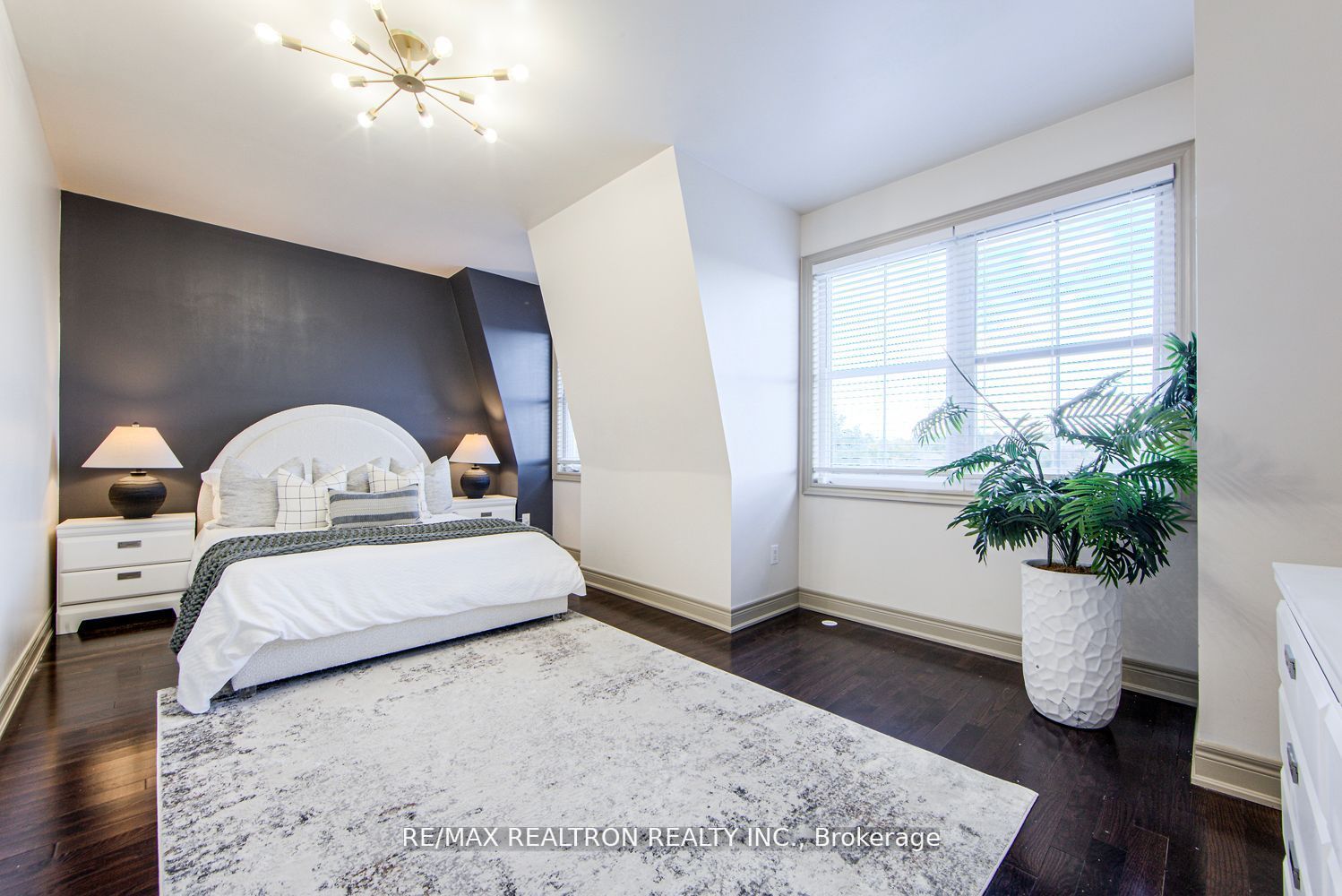 62 Monclova Road Property Photo 19