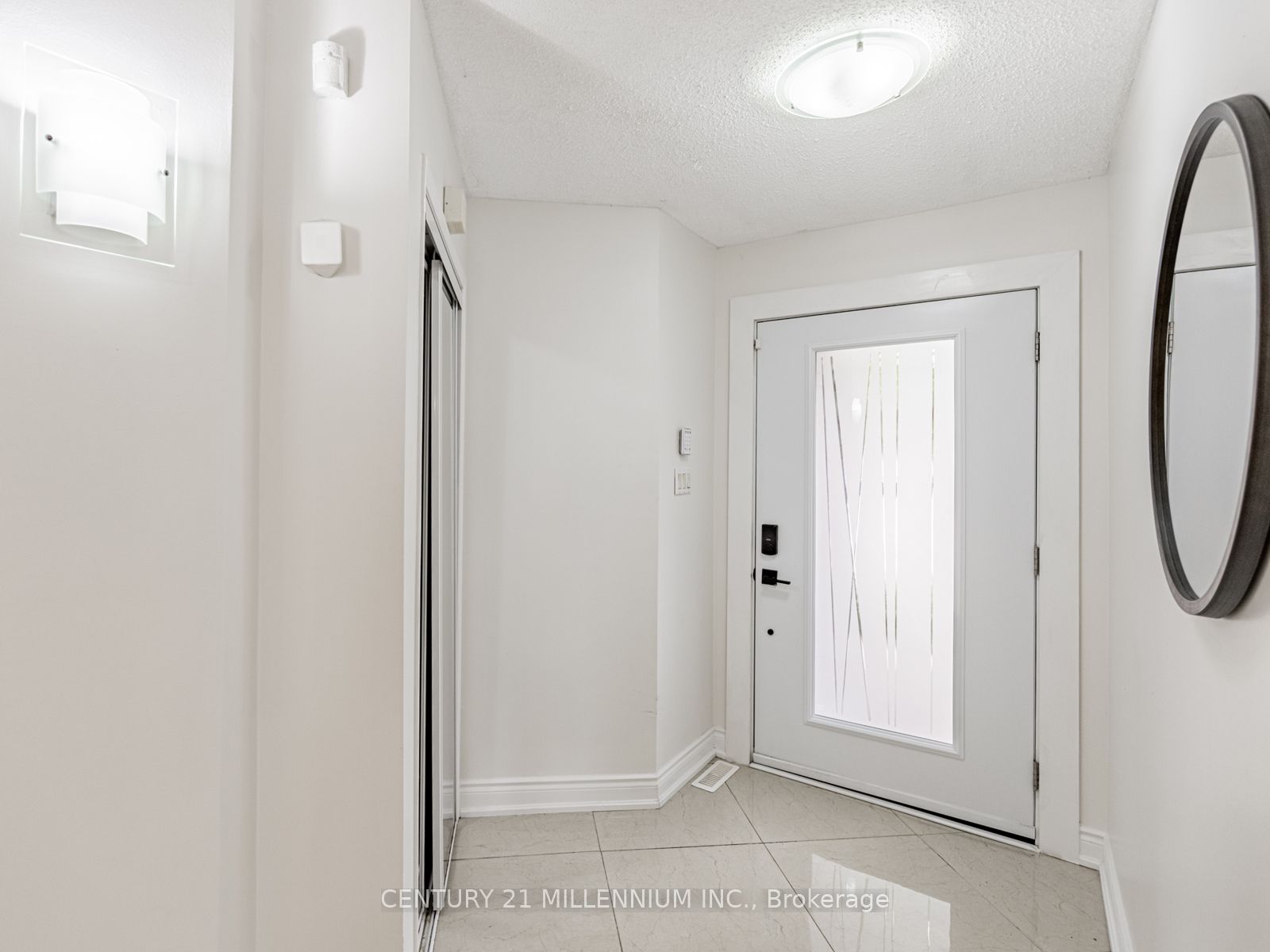13 Rocky Mountain Crescent Property Photo 5