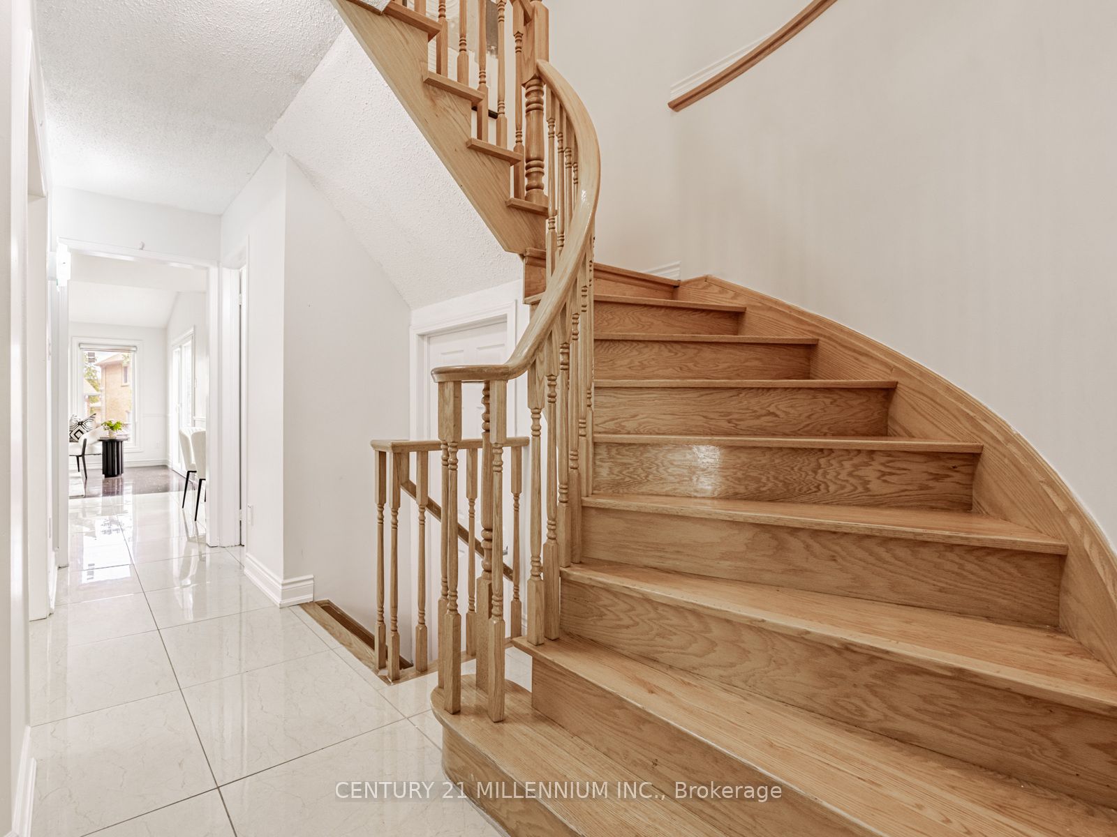 13 Rocky Mountain Crescent Property Photo 6