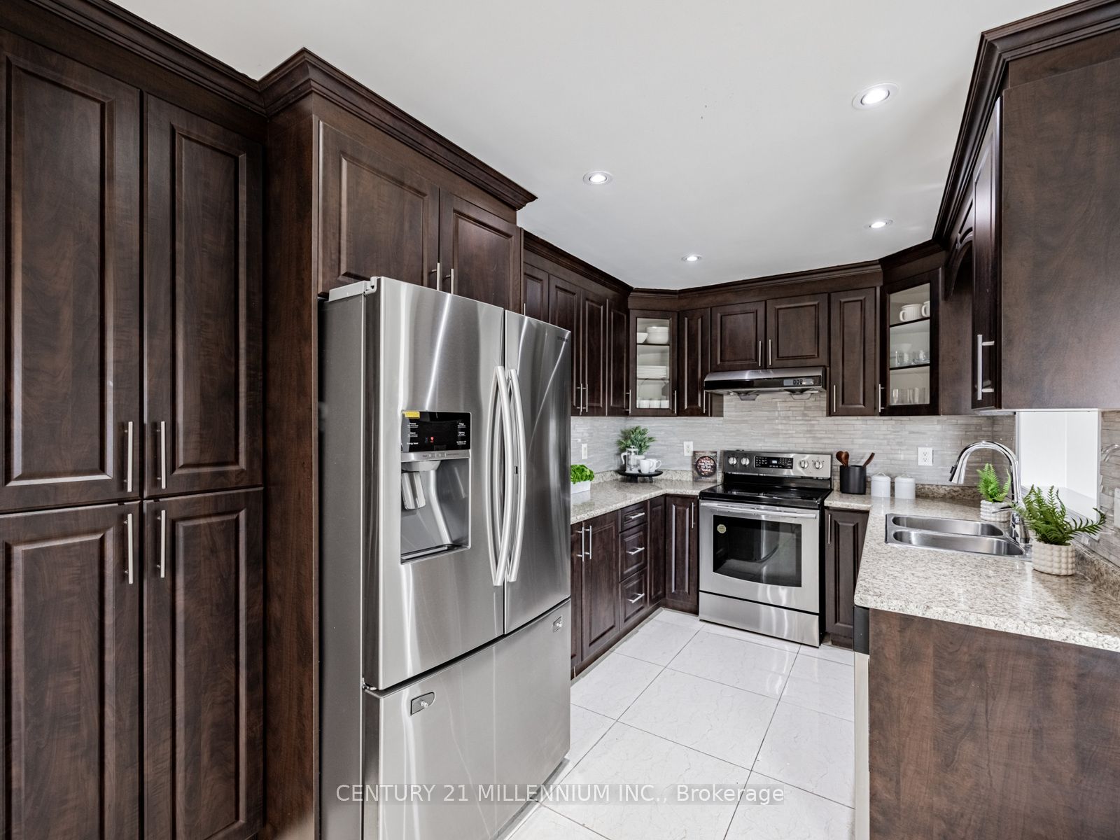 13 Rocky Mountain Crescent Property Photo 12