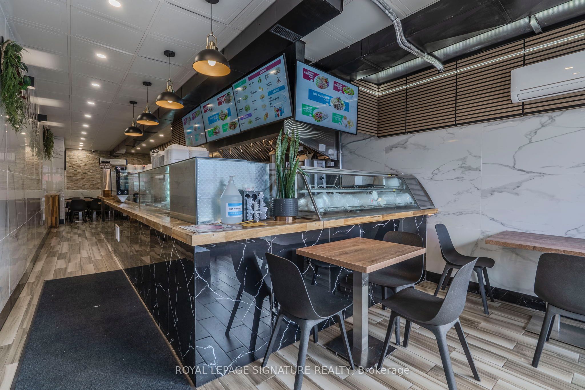 1106 Bloor Street W Property Photo 1