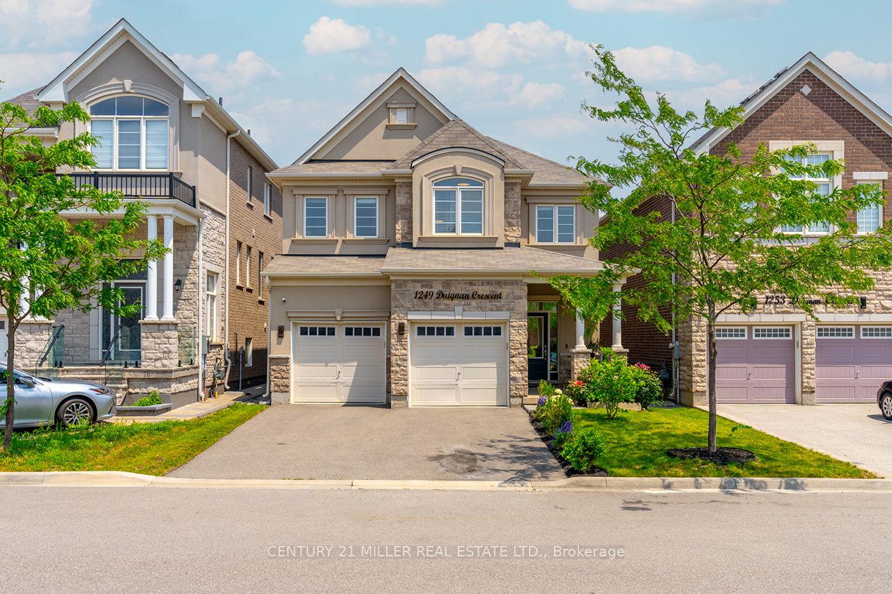 1249 Duignan Crescent Property Photo 1