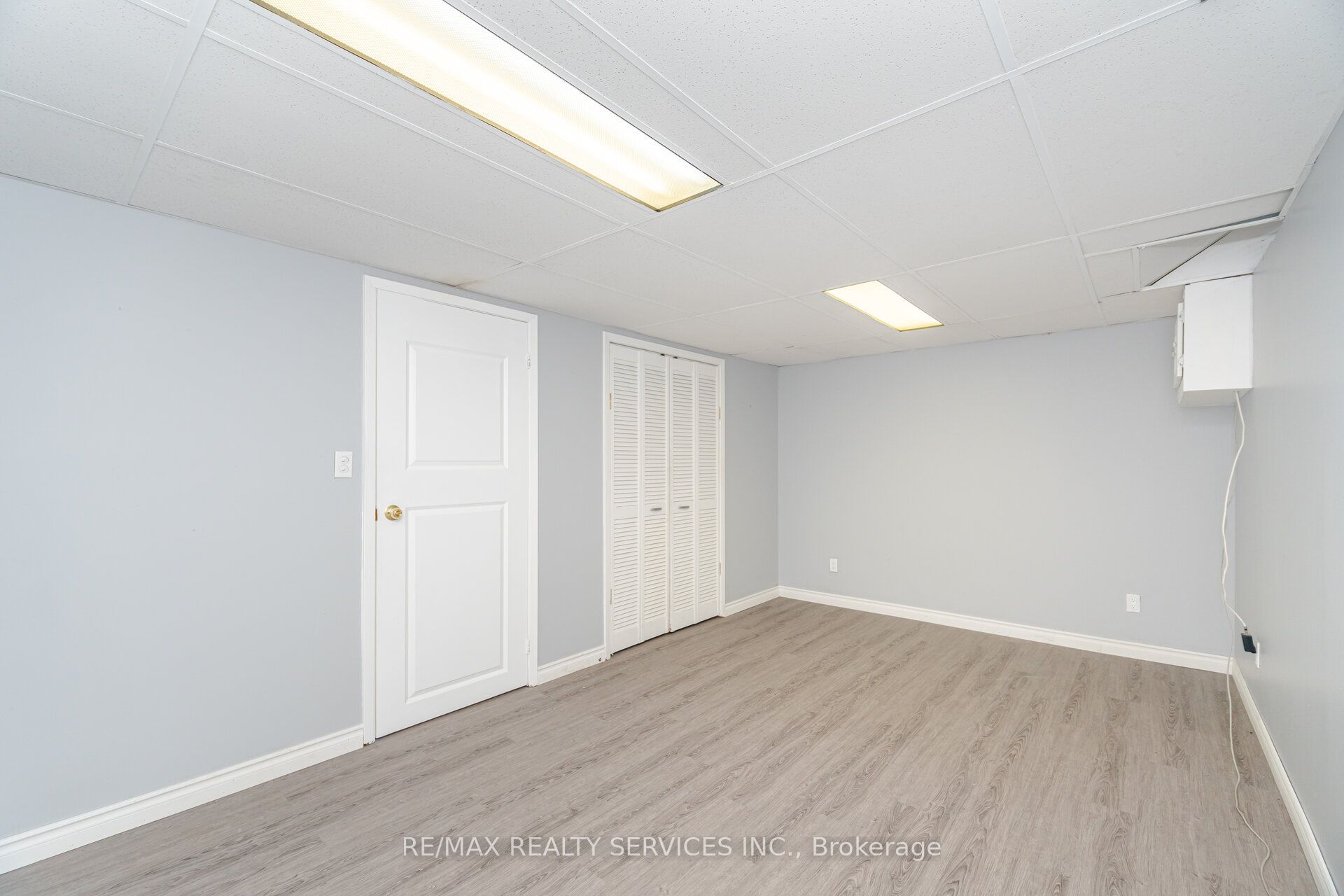 93 Hansen Road N 20 Property Photo 29