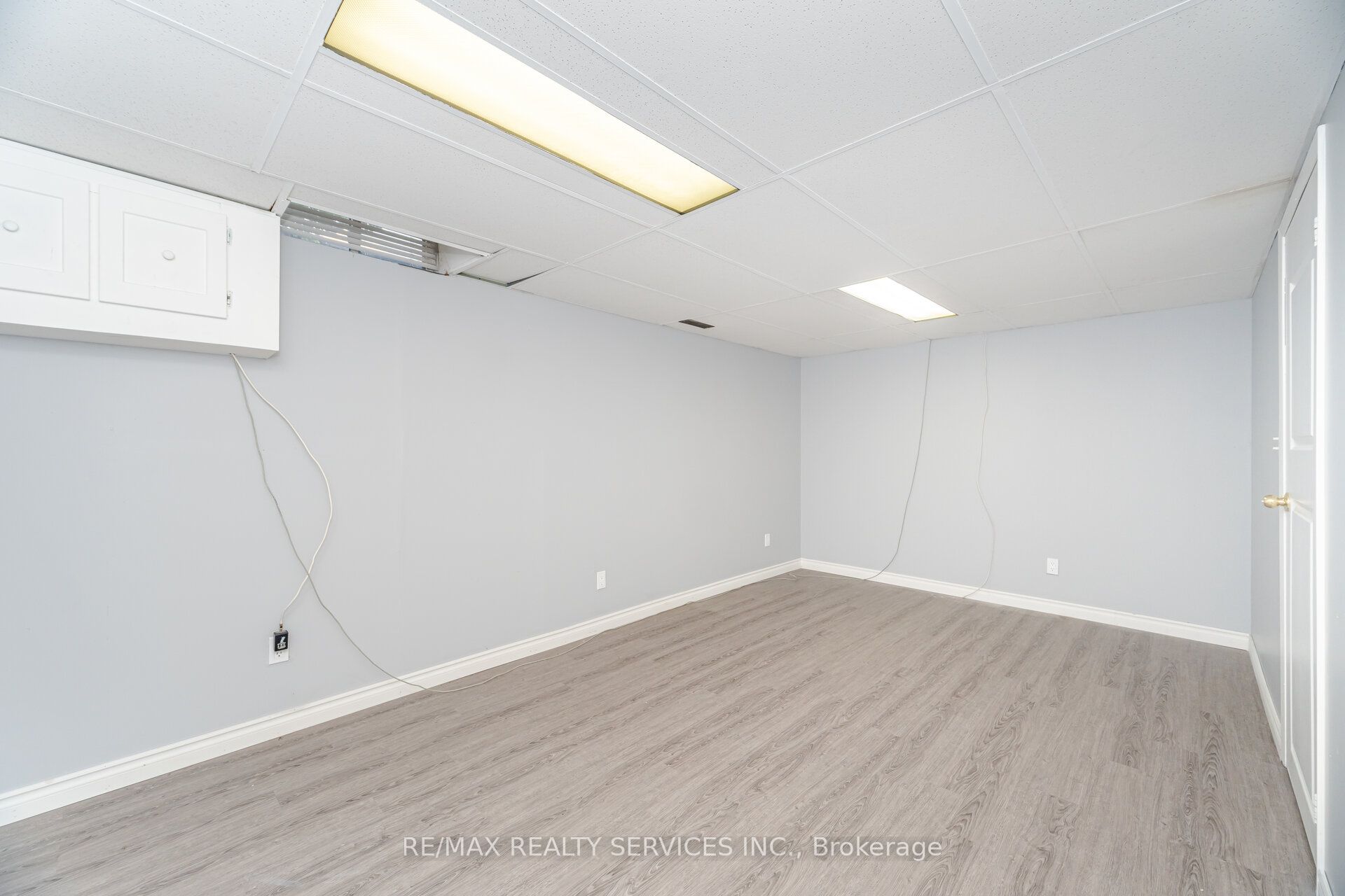 93 Hansen Road N 20 Property Photo 30