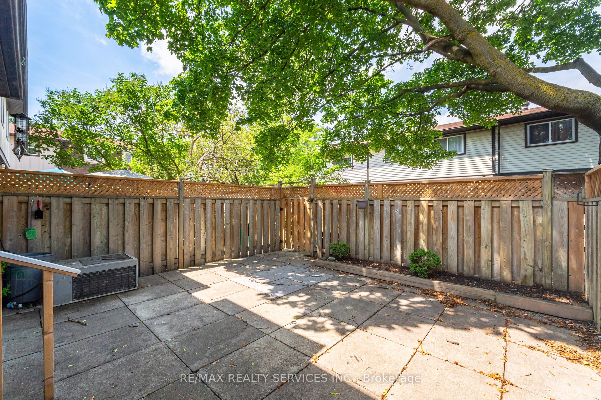 93 Hansen Road N 20 Property Photo 35