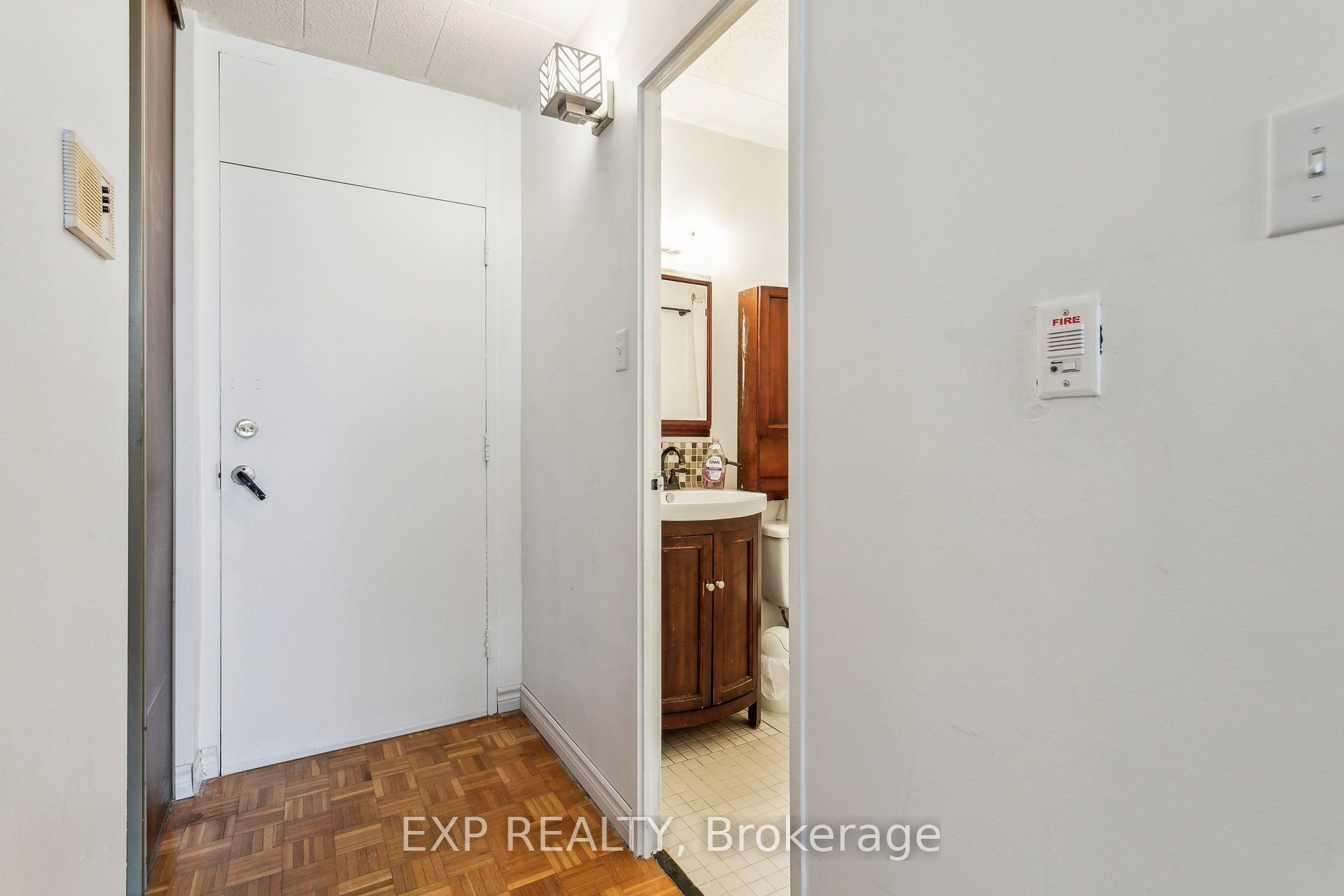 3625 Lakeshore Boulevard W 506 Property Photo 6