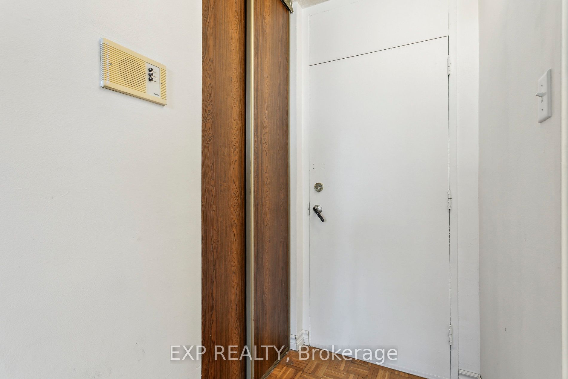 3625 Lakeshore Boulevard W 506 Property Photo 7