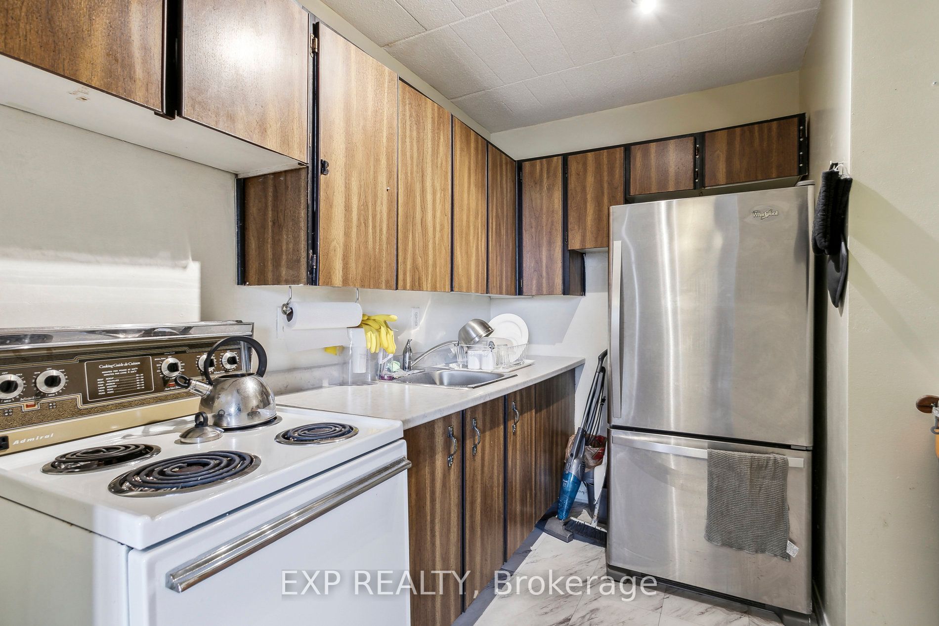 3625 Lakeshore Boulevard W 506 Property Photo 19