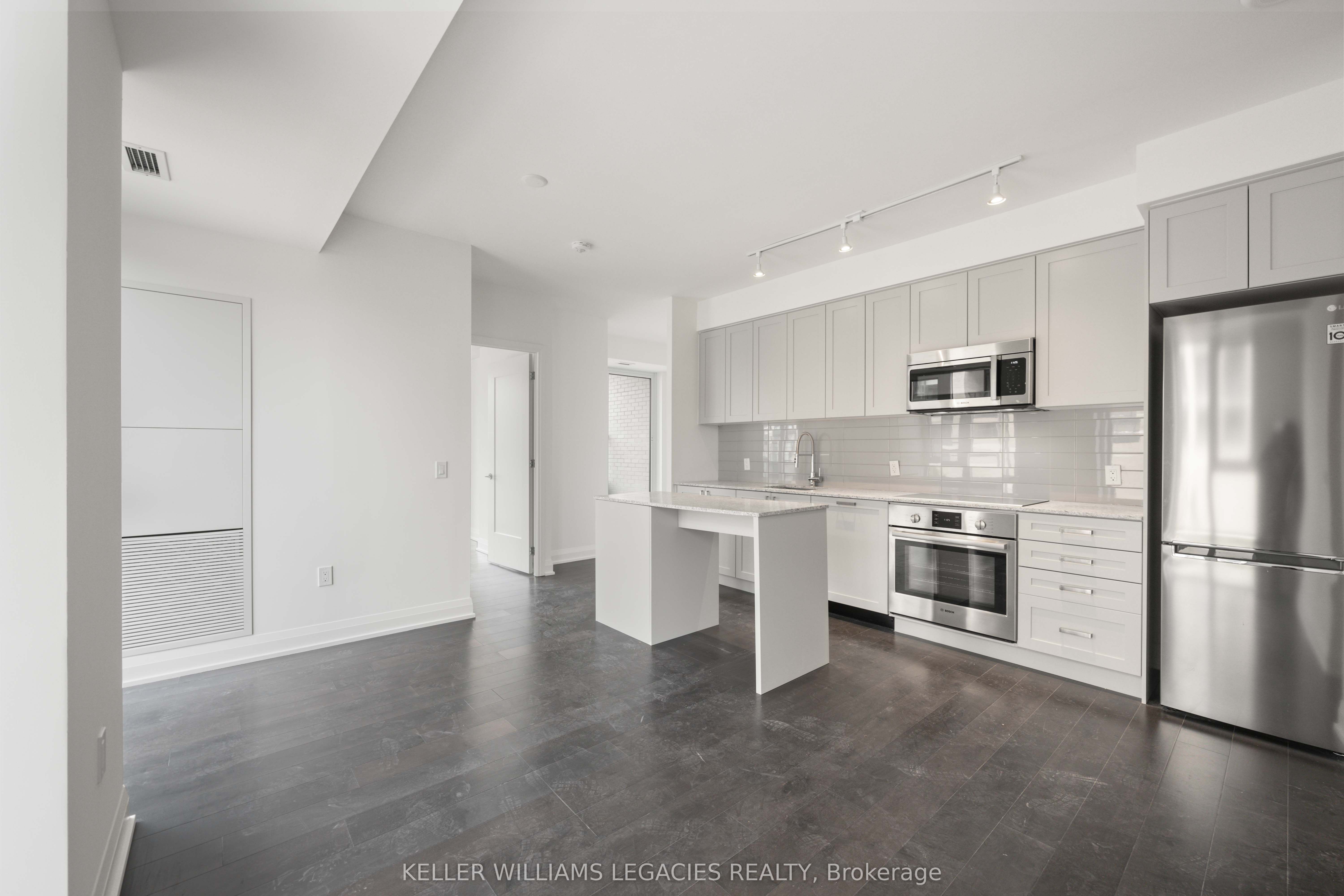 293 The Kingsway N/a 221 Property Photo 1
