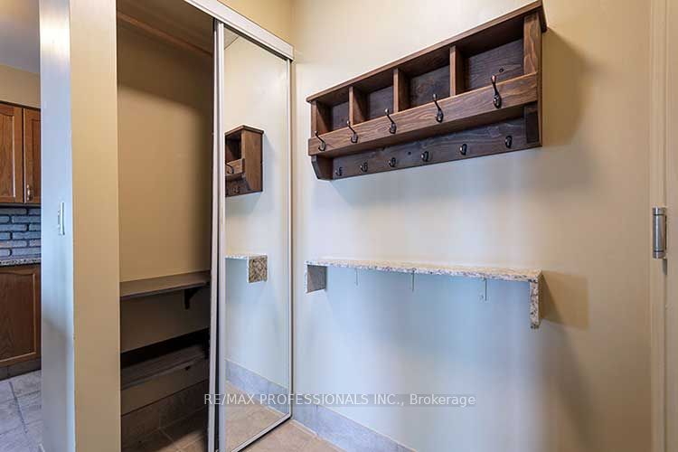 2121 Lake Shore Boulevard W 1203 Property Photo 3