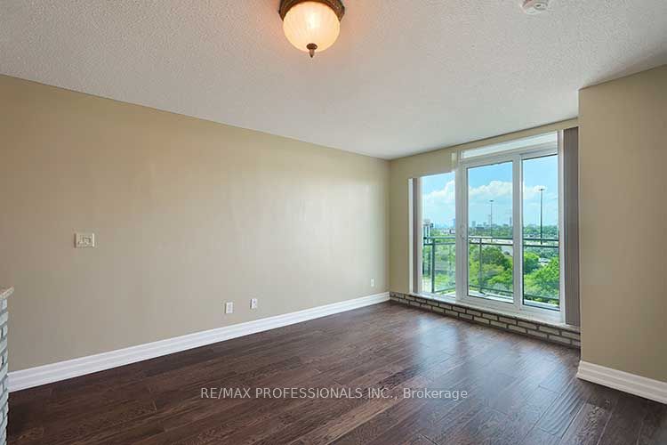 2121 Lake Shore Boulevard W 1203 Property Photo 6