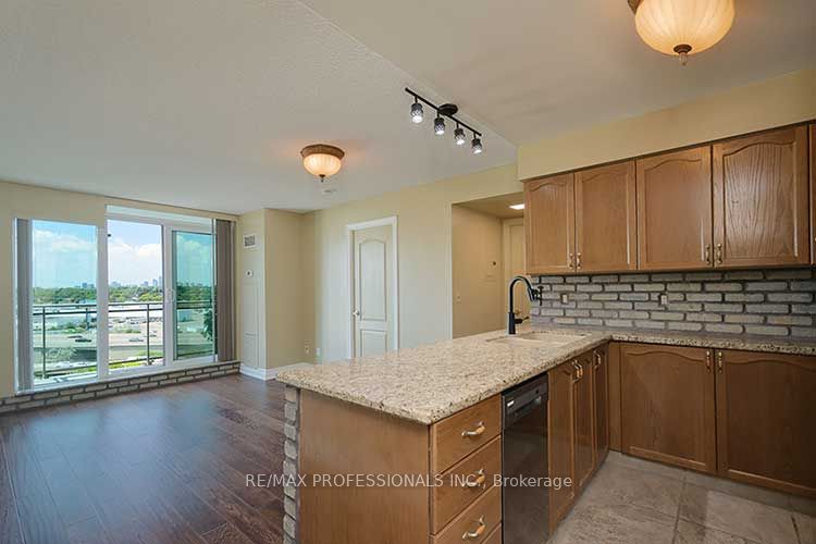 2121 Lake Shore Boulevard W 1203 Property Photo 12