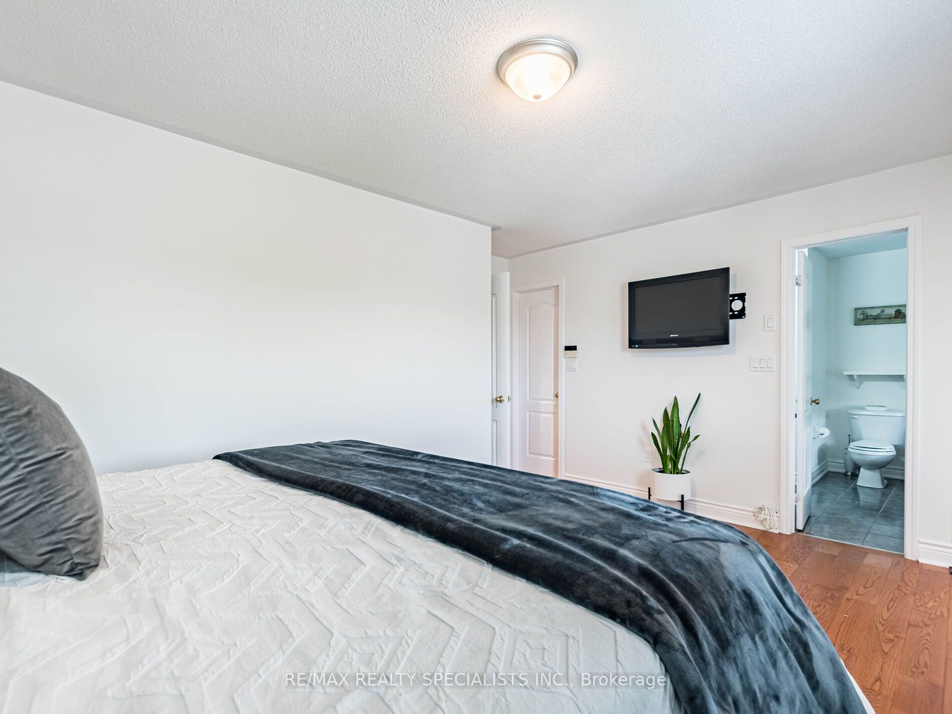 1776 Samuelson Circle Property Photo 33