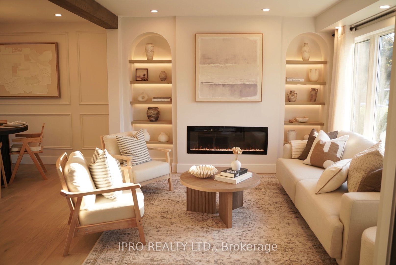 92 Forsythia Road Property Photo 1