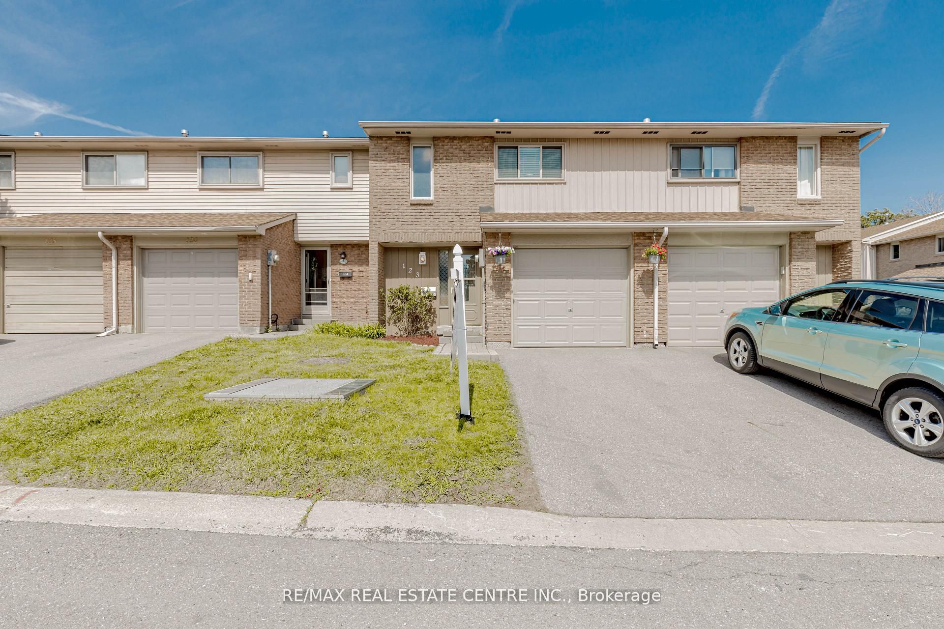 1526 Lancaster Drive 123 Property Photo 1