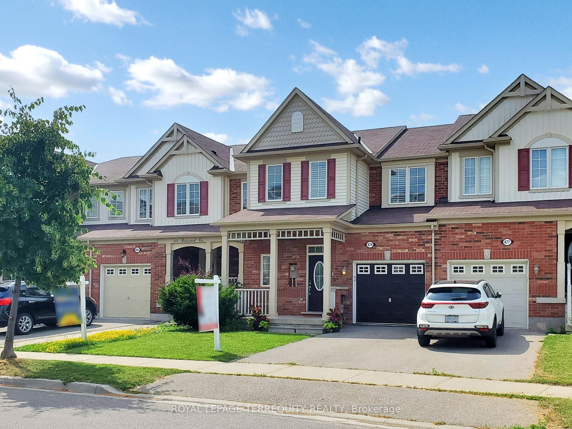 879 Brassard Circle Property Photo 1