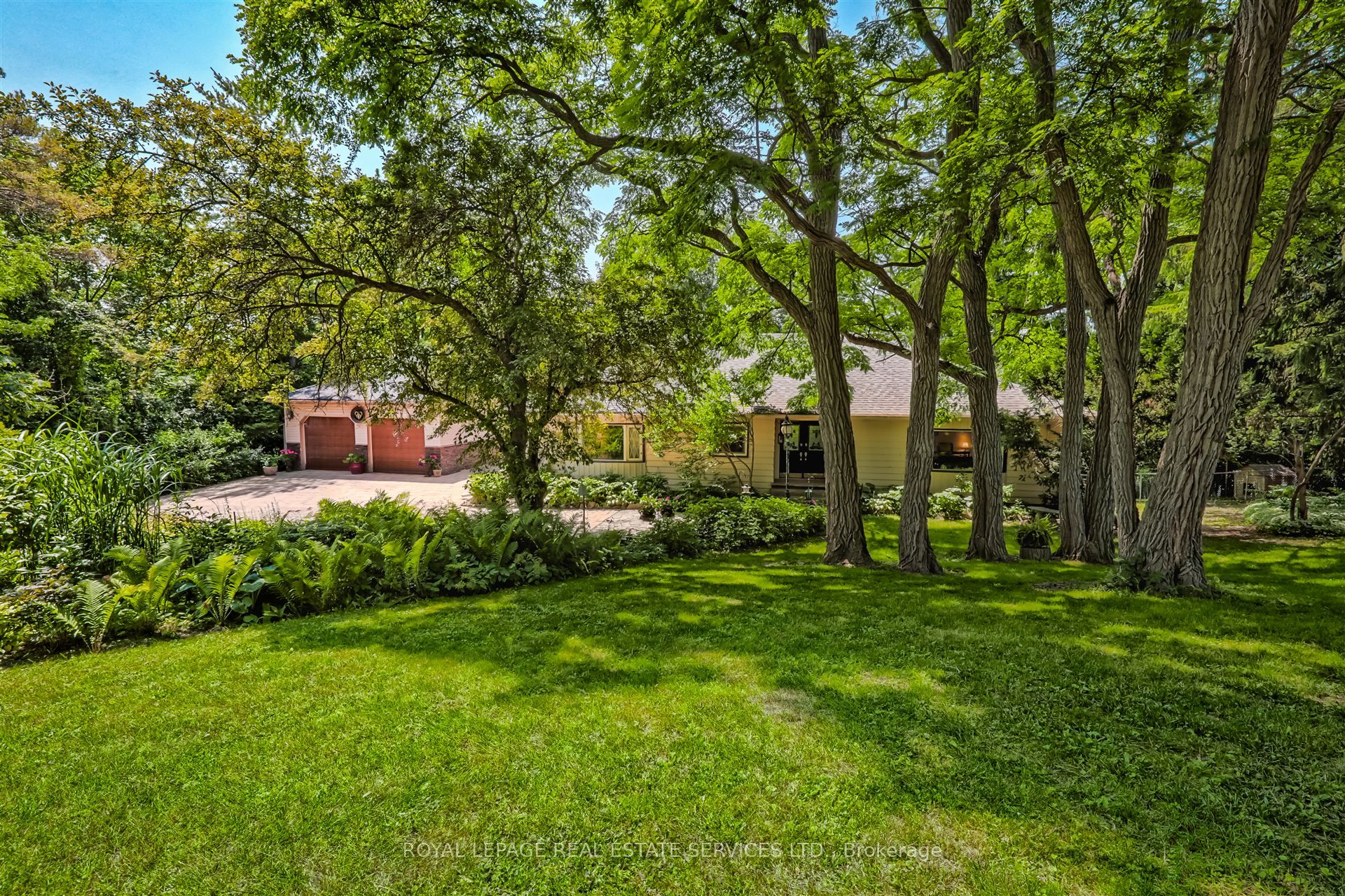 15624 Hurontario Street Property Photo 1