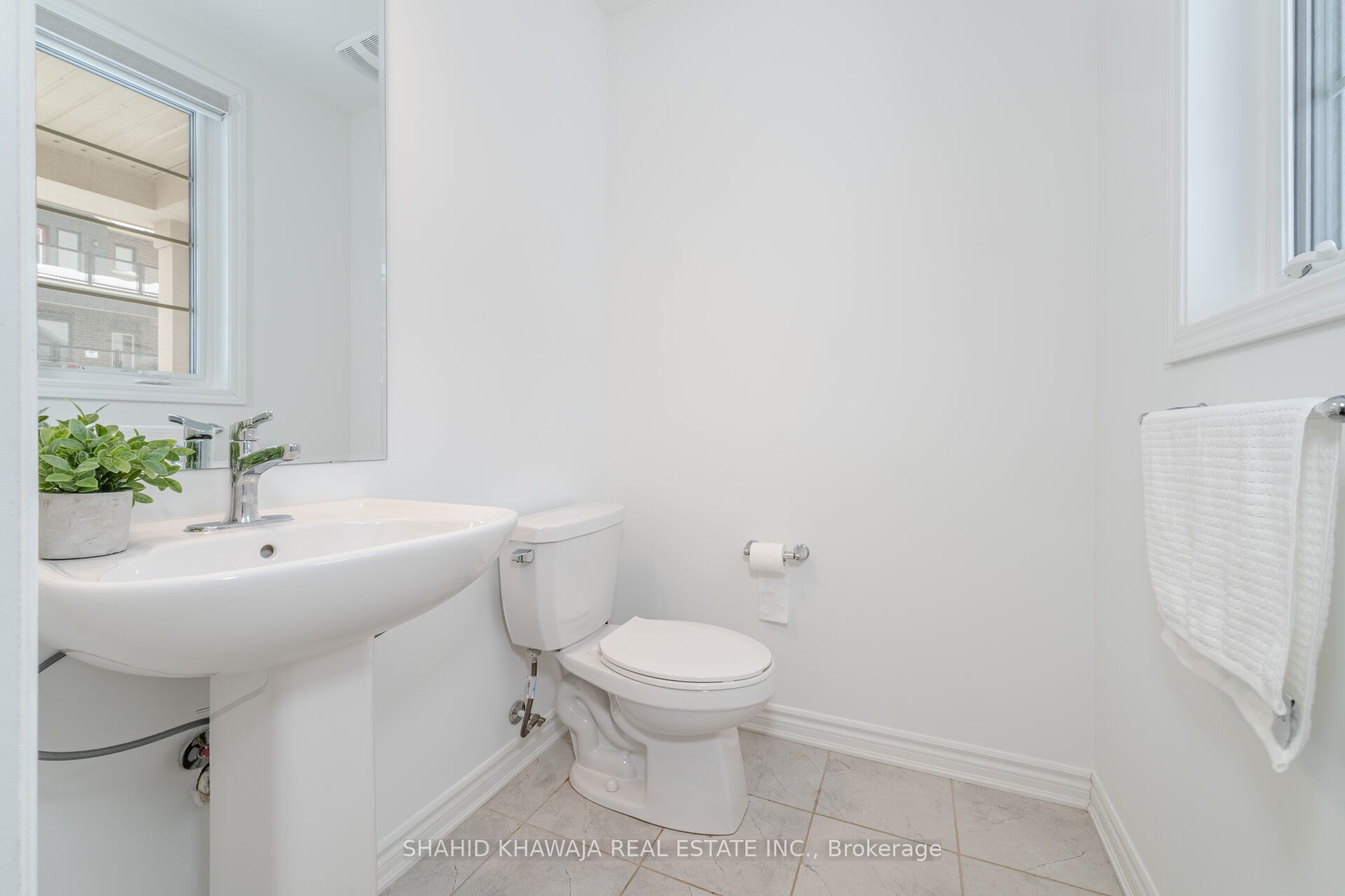 1564 Moira Crescent Property Photo 12