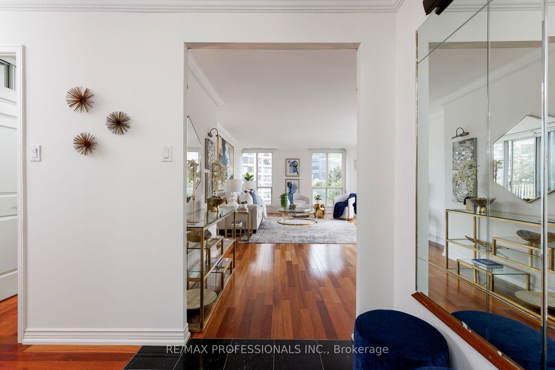 2287 Lake Shore Boulevard W 205 Property Photo 6
