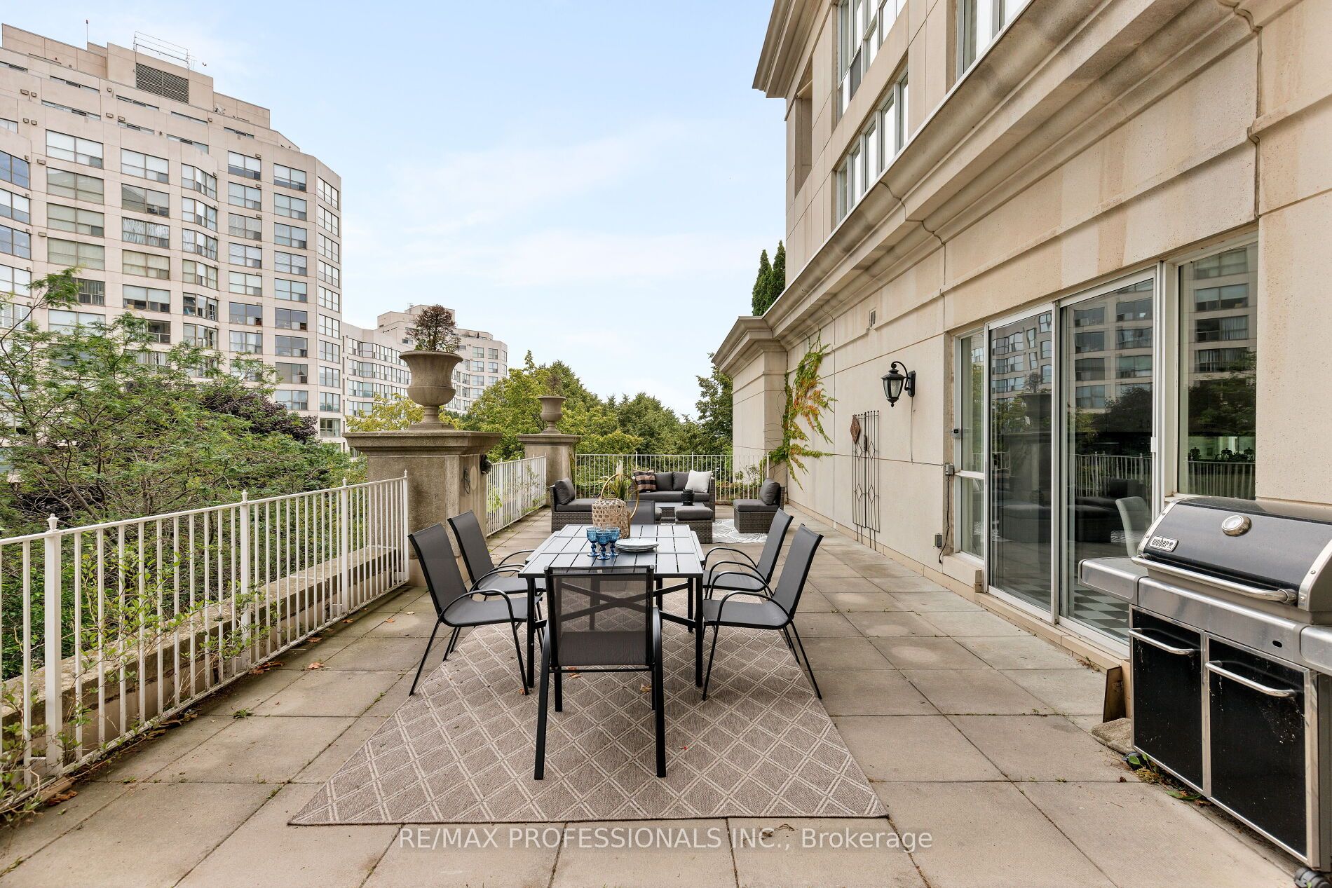 2287 Lake Shore Boulevard W 205 Property Photo 8