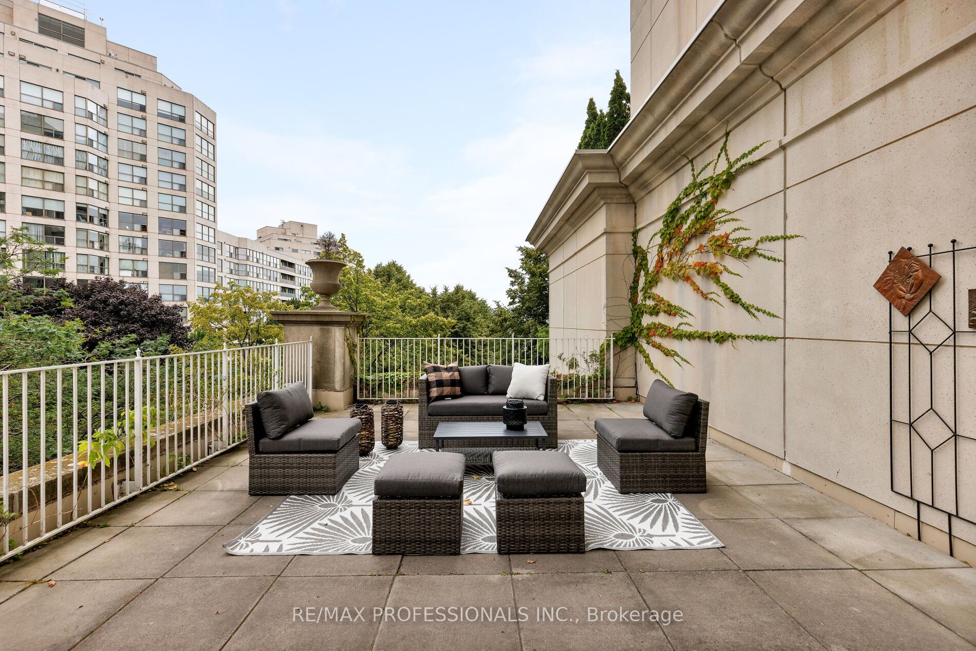 2287 Lake Shore Boulevard W 205 Property Photo 11