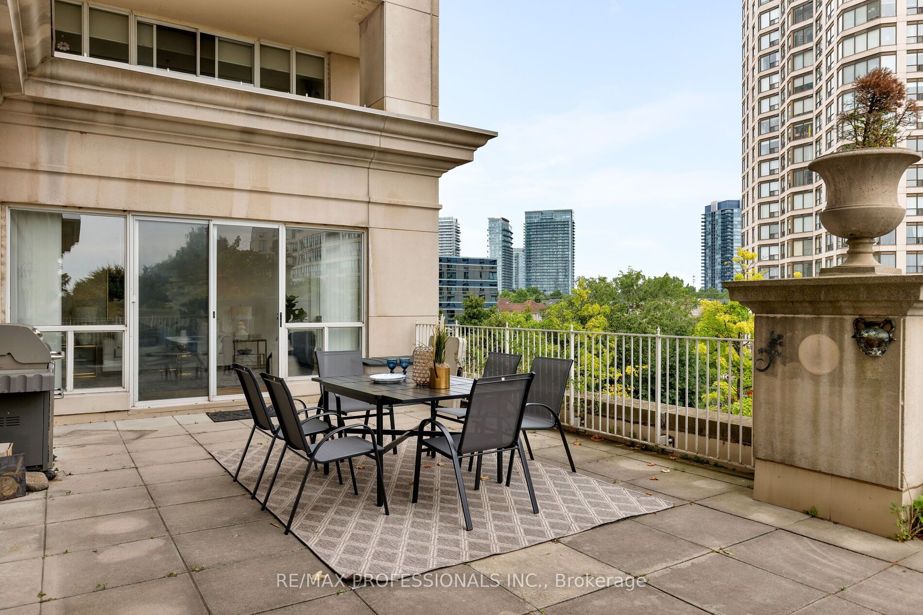 2287 Lake Shore Boulevard W 205 Property Photo 14
