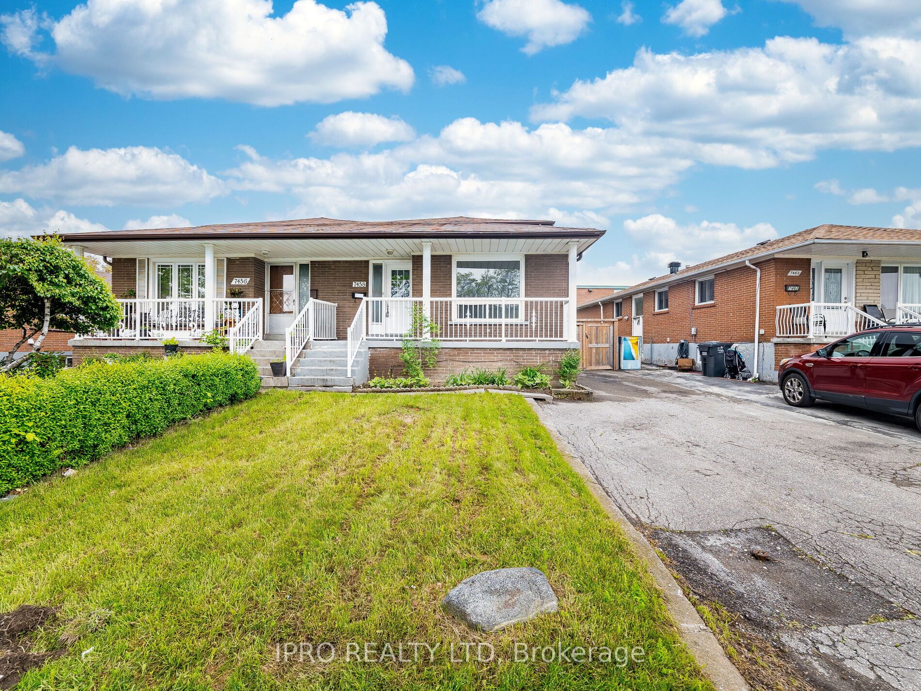 7458 Catalpa Road Property Photo 1