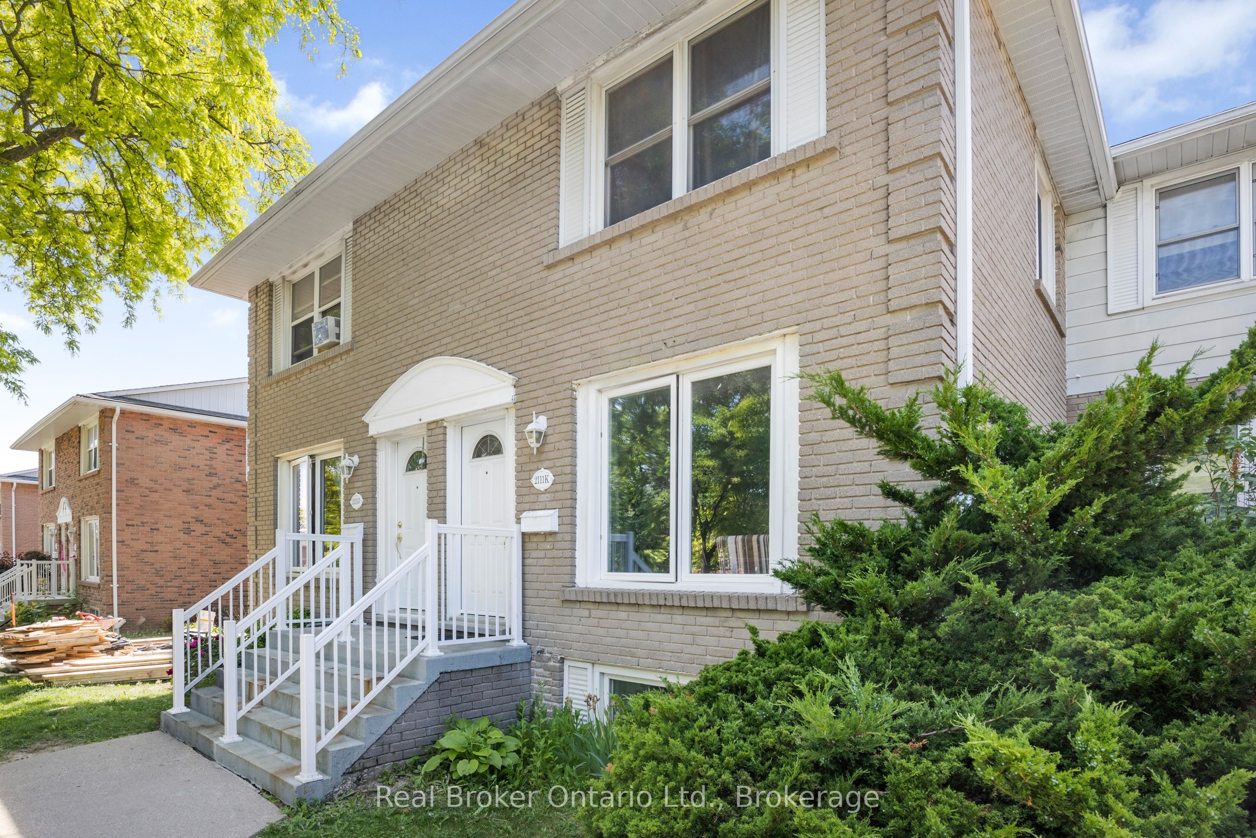 2111 Meadowbrook Rd Property Photo 1