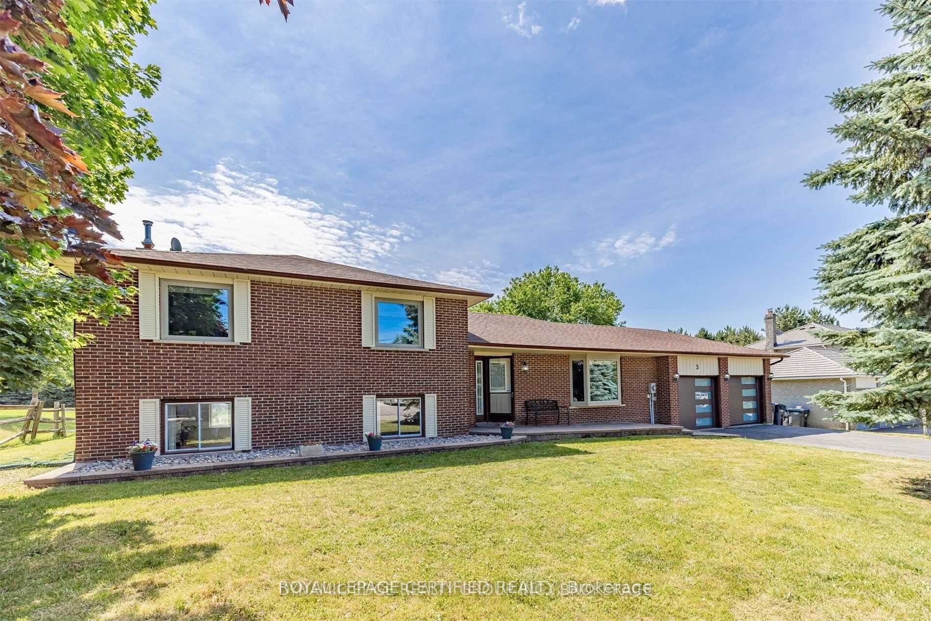 3 Blue Horizon Ct