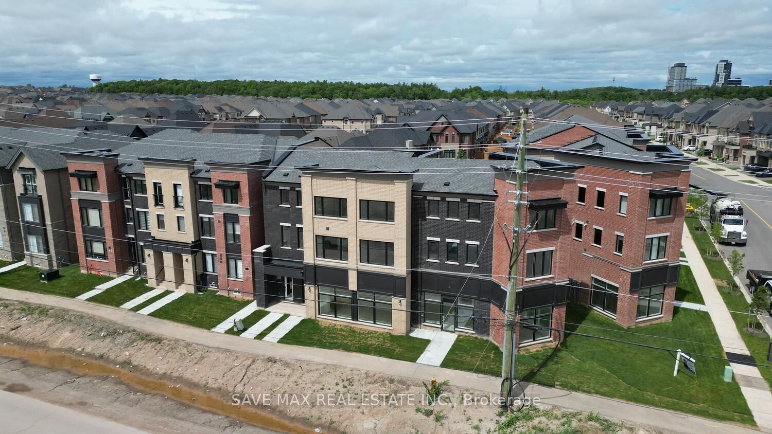 3299 6th Line Property Photo 1