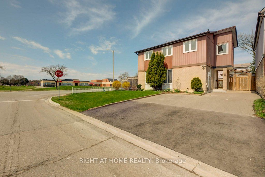 1 Hedley Ct Property Photo 1