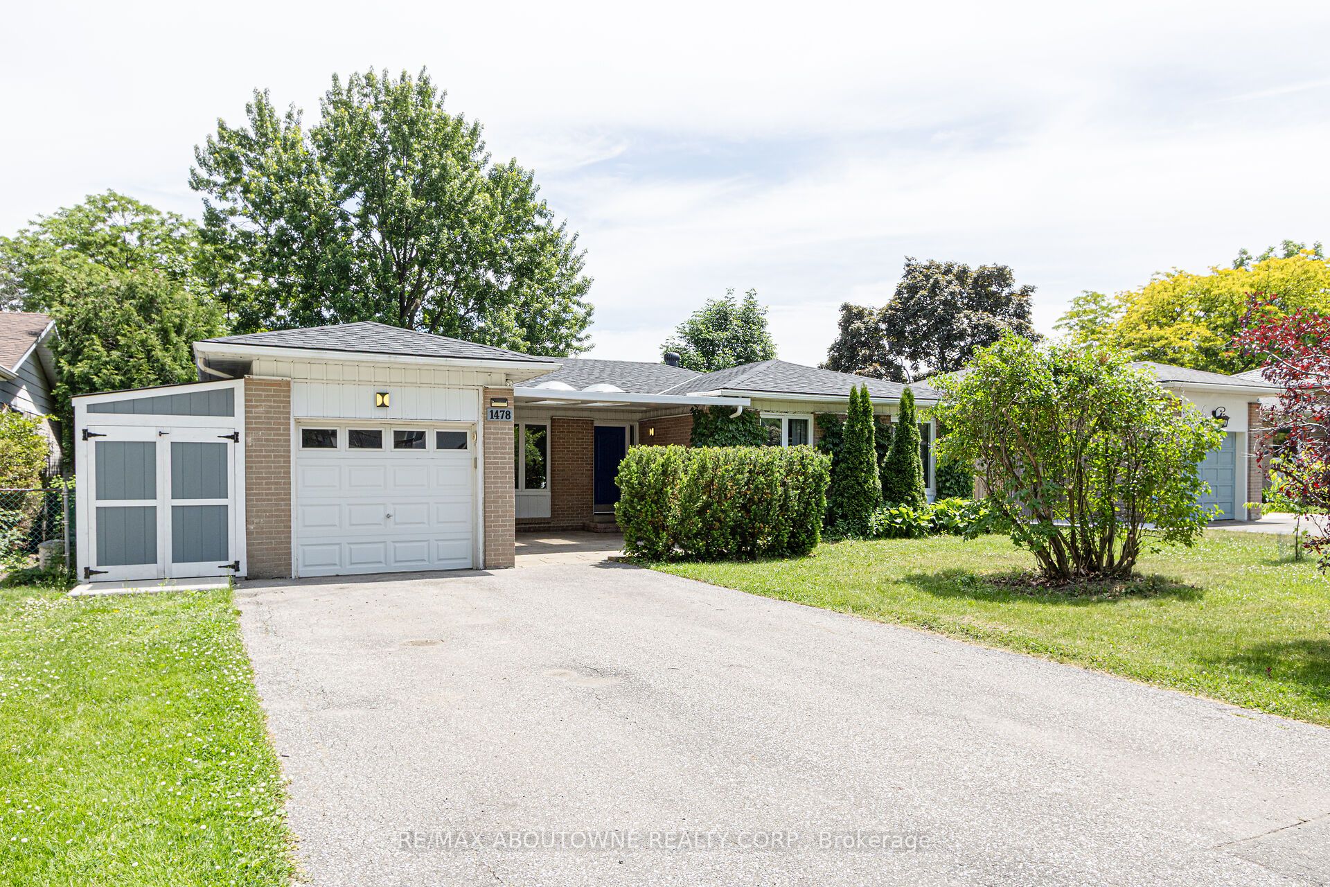 1478 Seaview Dr Property Photo 1