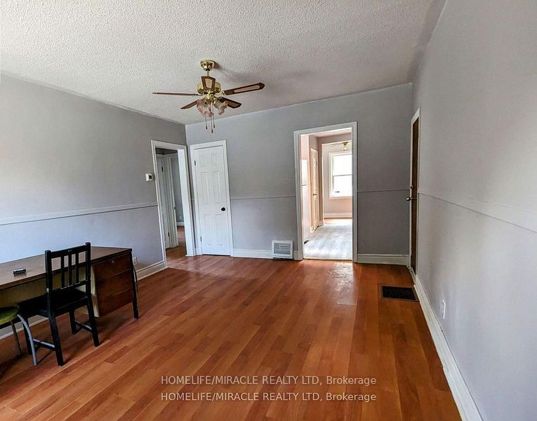 45 Main Street N Property Photo 1