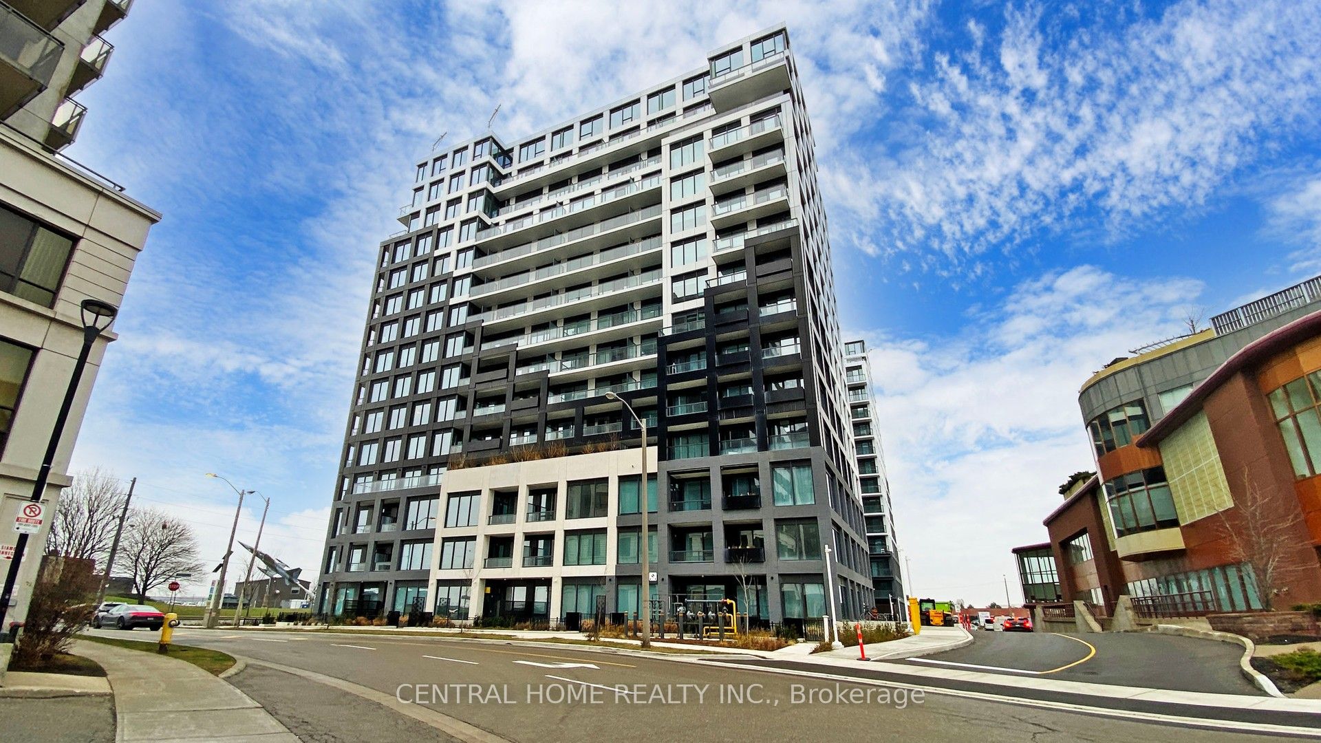 1100 Sheppard Avenue W 626 Property Photo 1