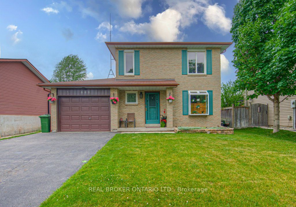 889 Morley Ave Property Photo 1