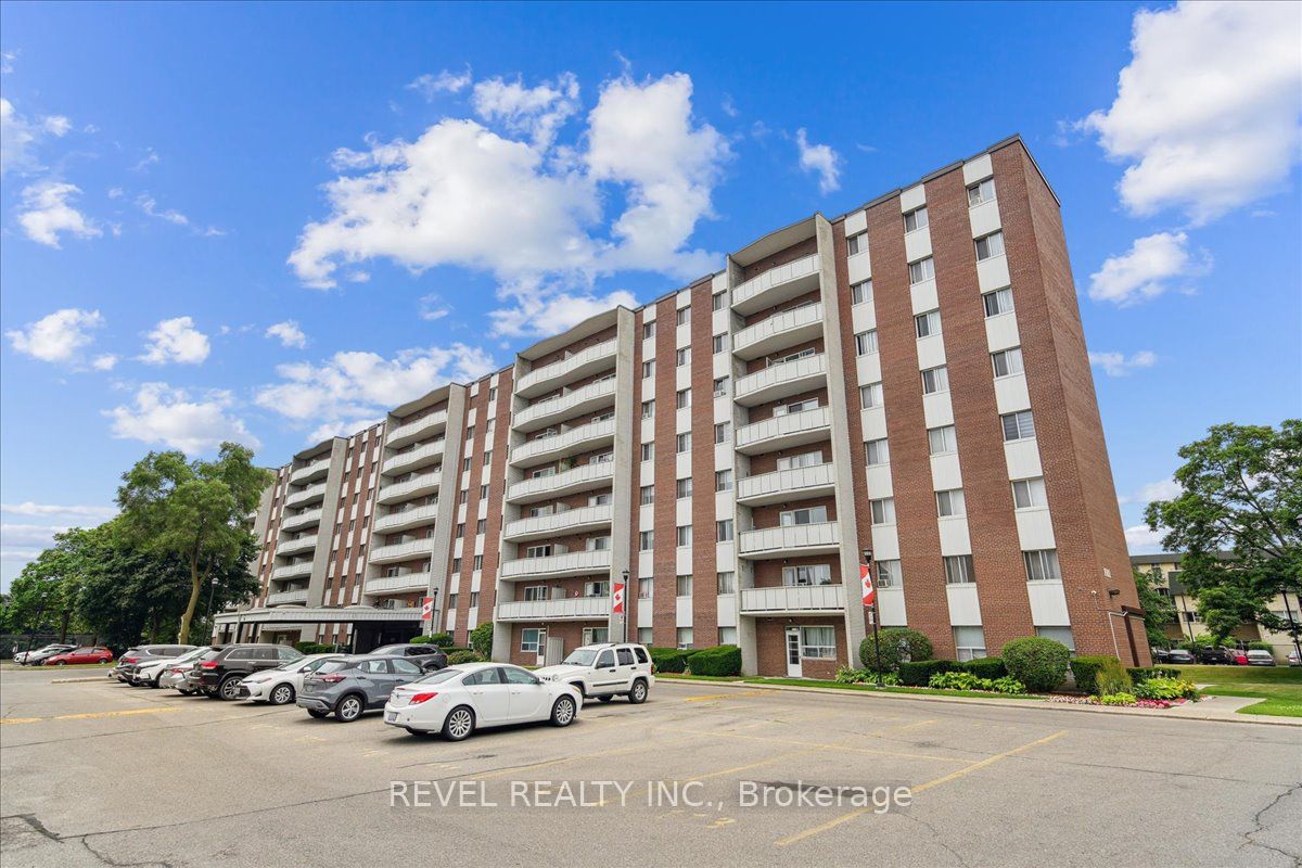 1660 Bloor St Property Photo 1
