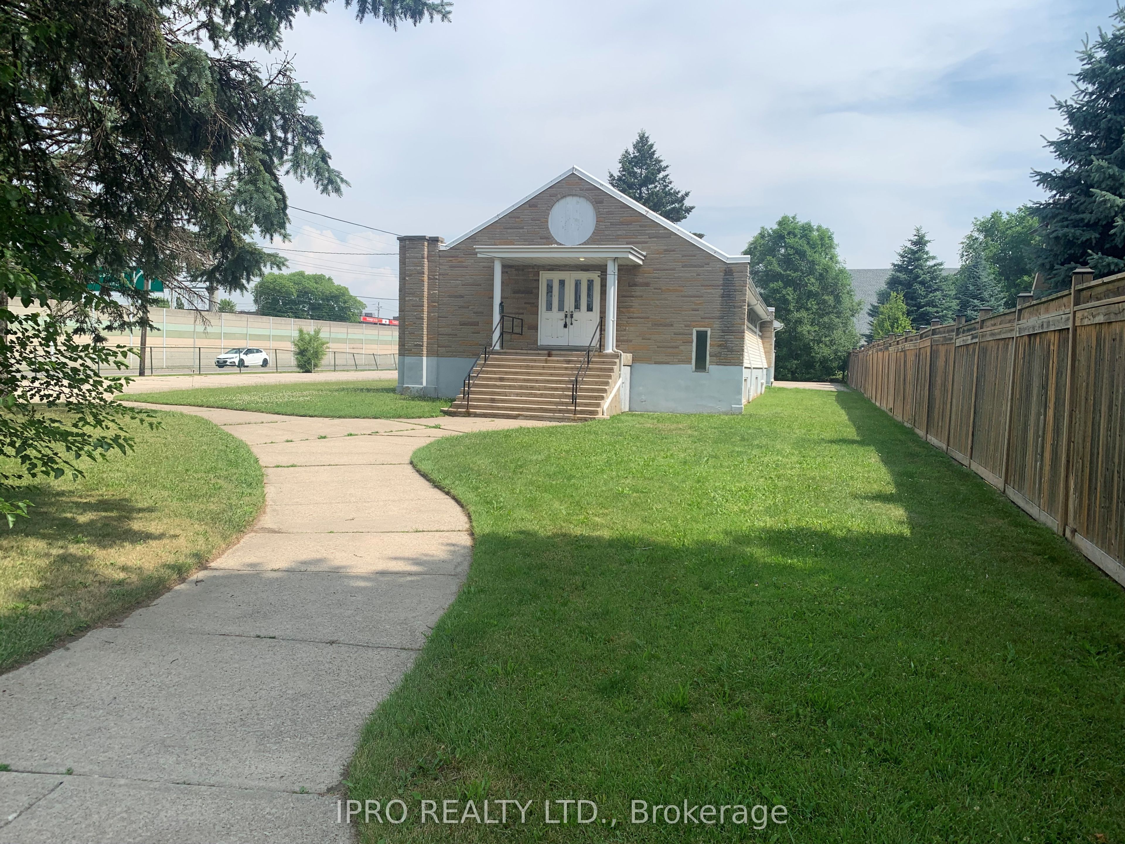 1649 Crediton Pkwy Property Photo 1