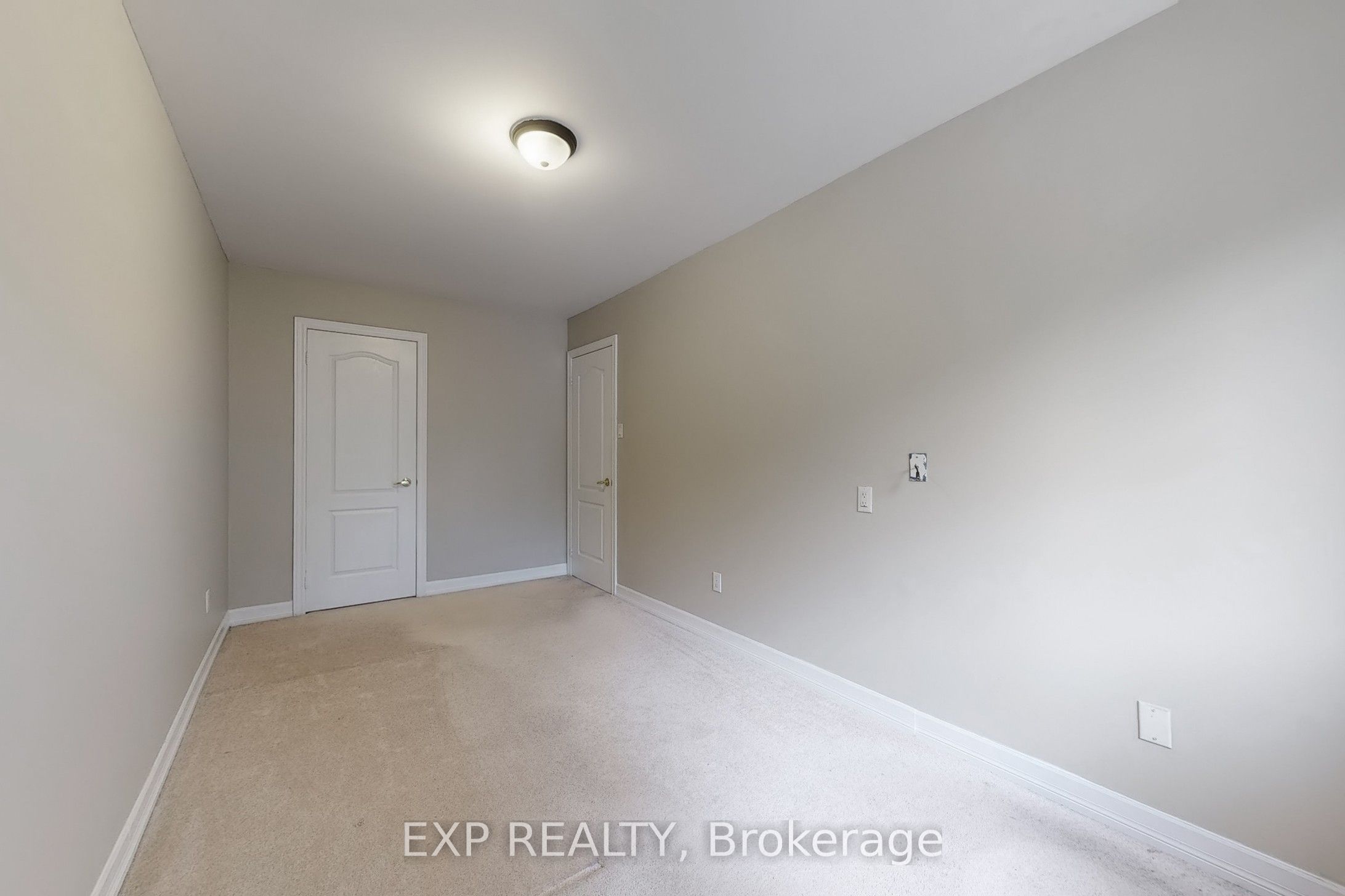 6 English Street Property Photo 23